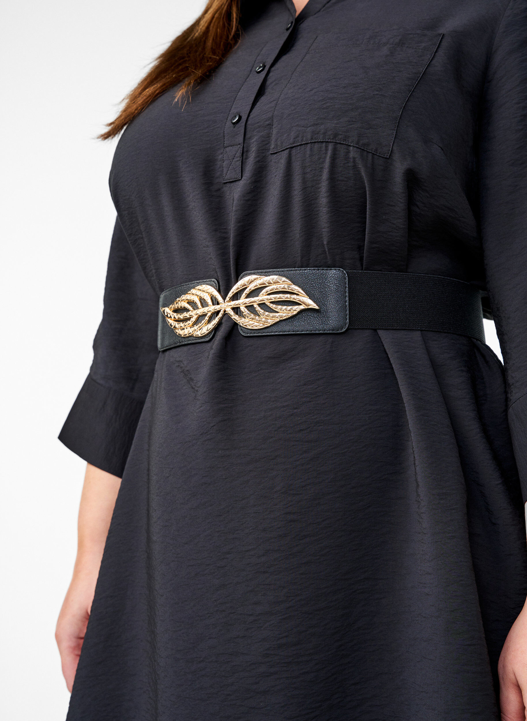 Zizzi Elastische taille riem met goudkleurige blads gesp, Black, Image image number 0