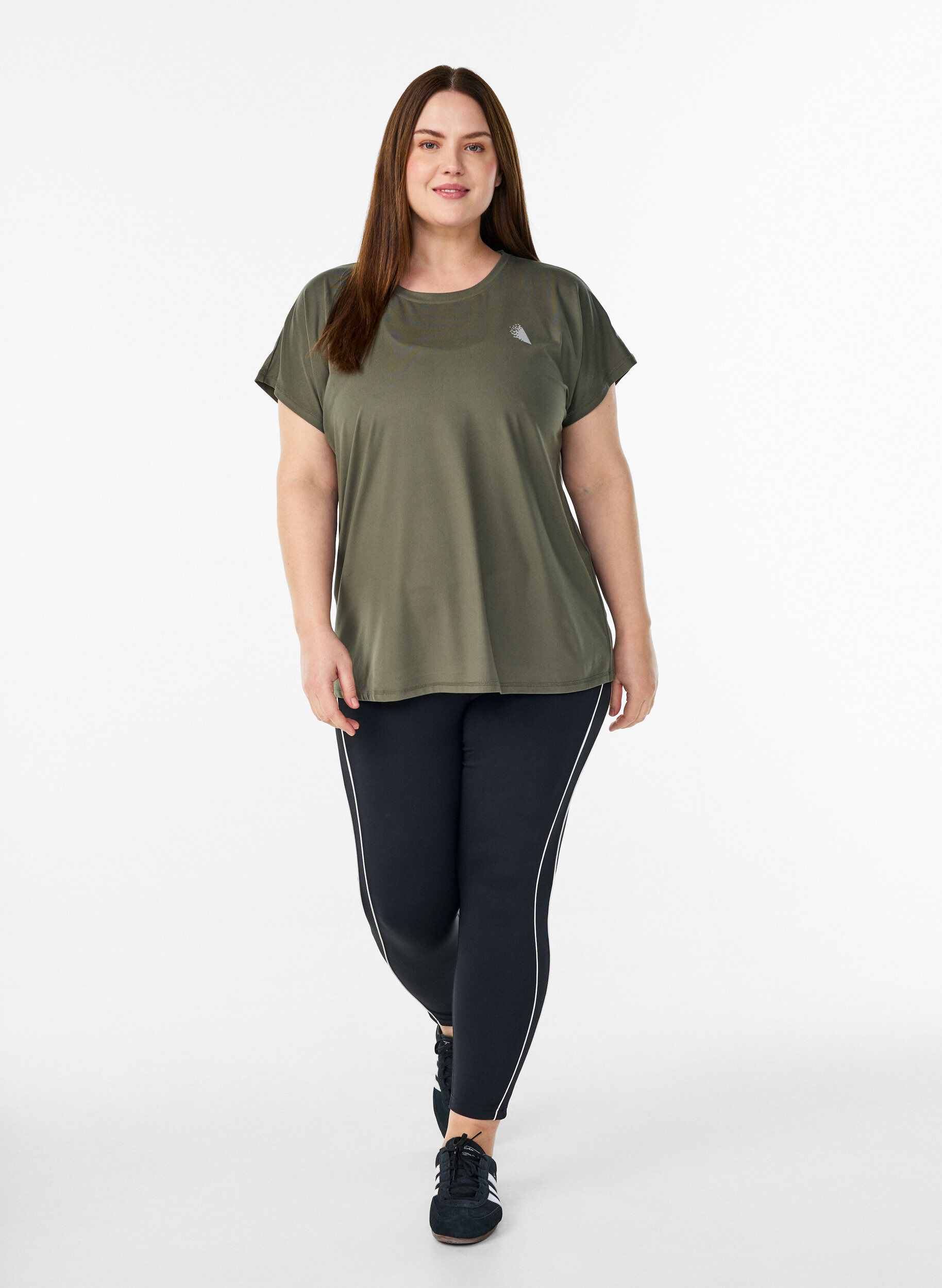 Zizzi Effen gekleurd trainingsshirt, Groen, Model image number 1