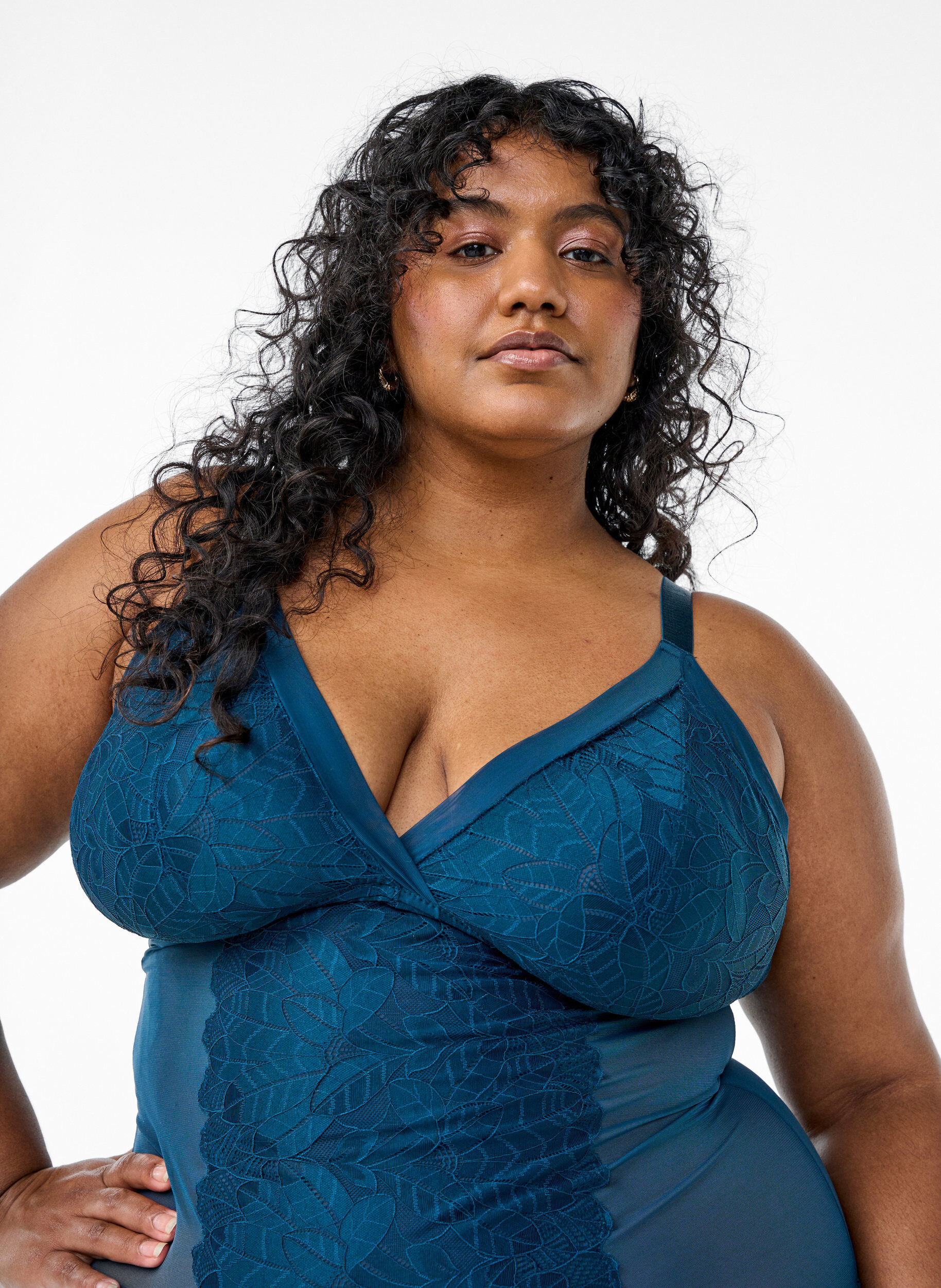 Zizzi Bodystocking van kant en mesh, Blauw, Model image number 2