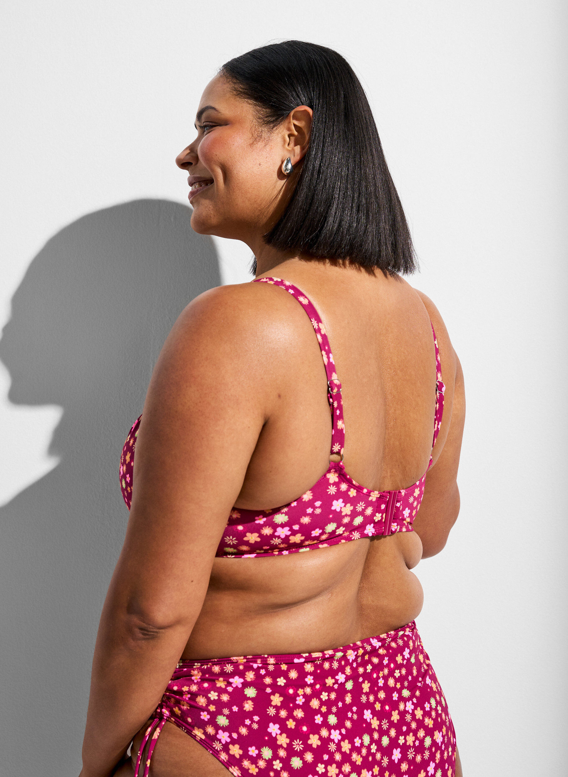 Zizzi Beugel-bikinitop met strikbandjes, Rood, Model image number 2