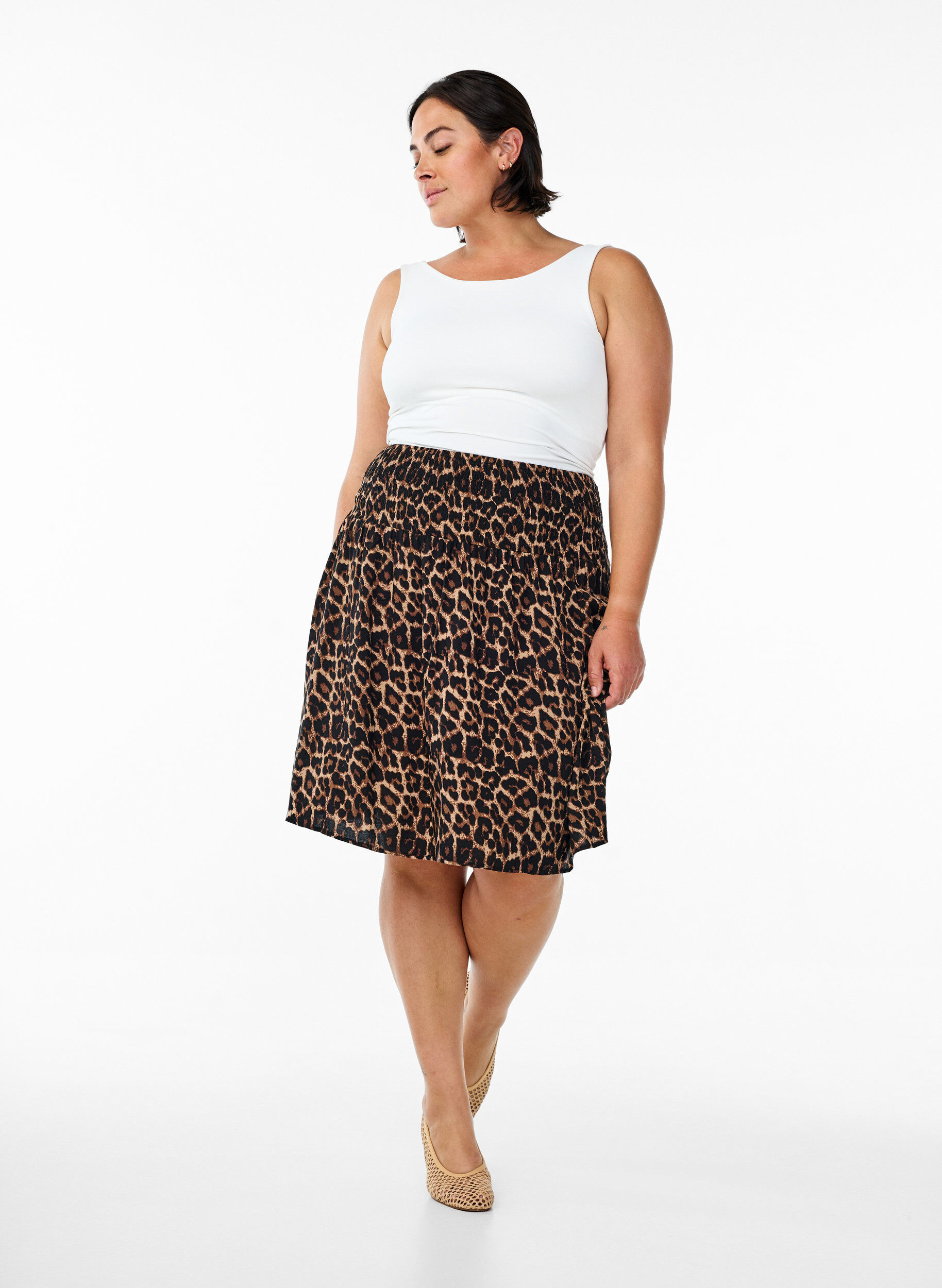 Zizzi Korte rok met gesmokte taille, Bruin, Model image number 1