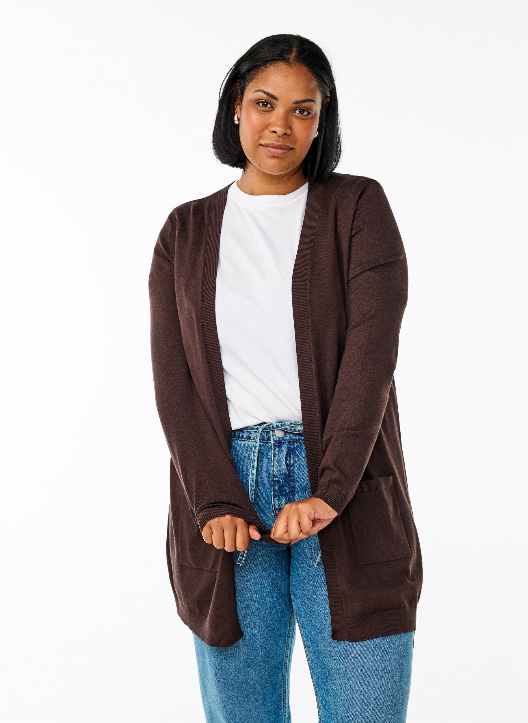 Lang gebreid vest van een viscose mix, Bruin, Model