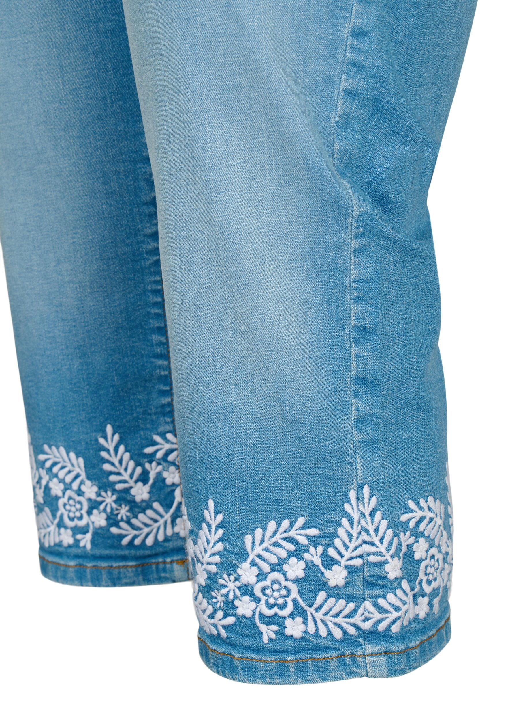 Zizzi  Amy knickers met hoge taille en borduursel, Light blue denim, Packshot image number 3