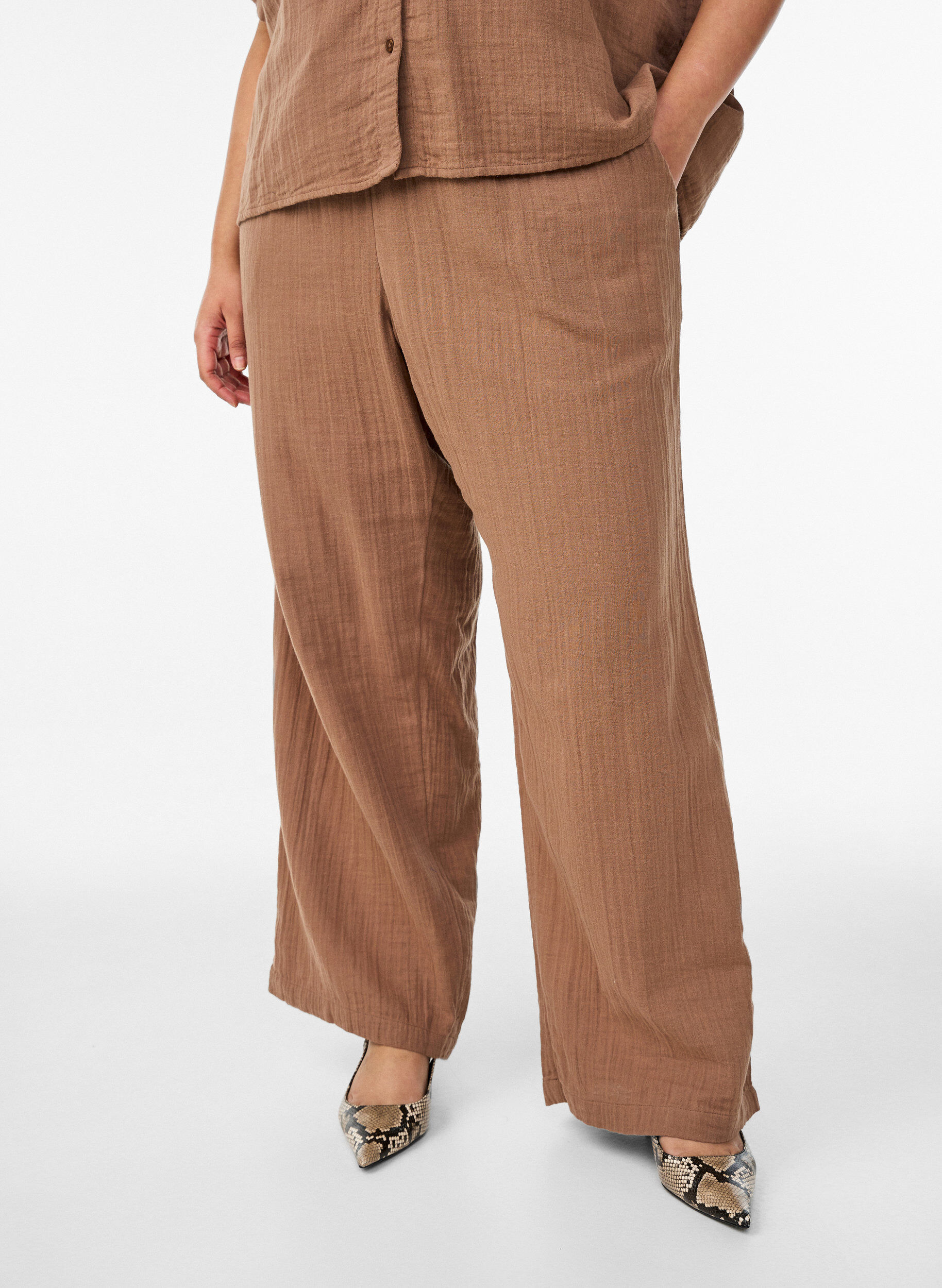 ZizziHigh-waist katoenen mousseline broek met losse pijpen, Bruin, Model image number 2