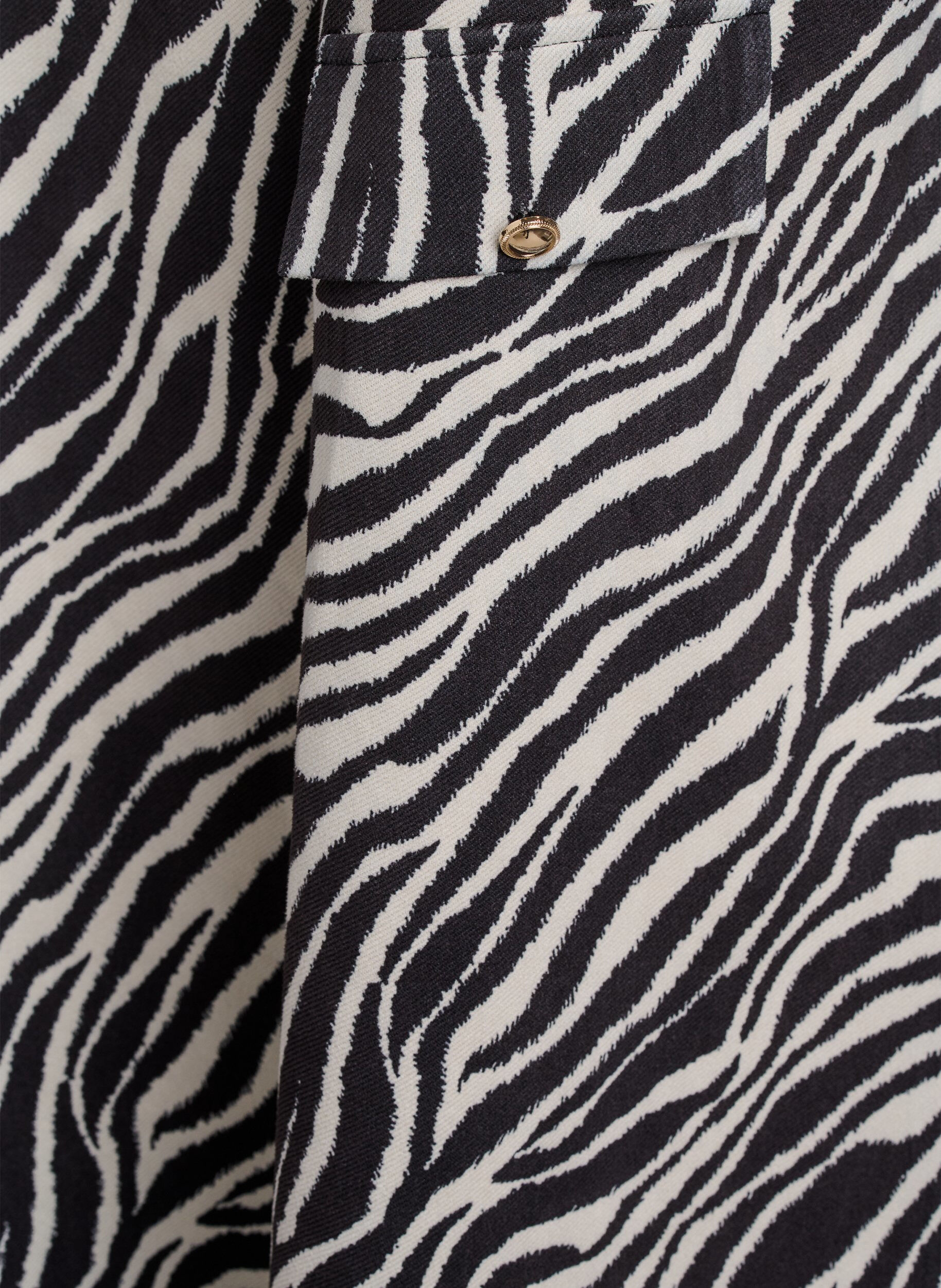 Zizzi Korte A-lijn jurk met 7/8 mouwen, Zwart, Packshot image number 3