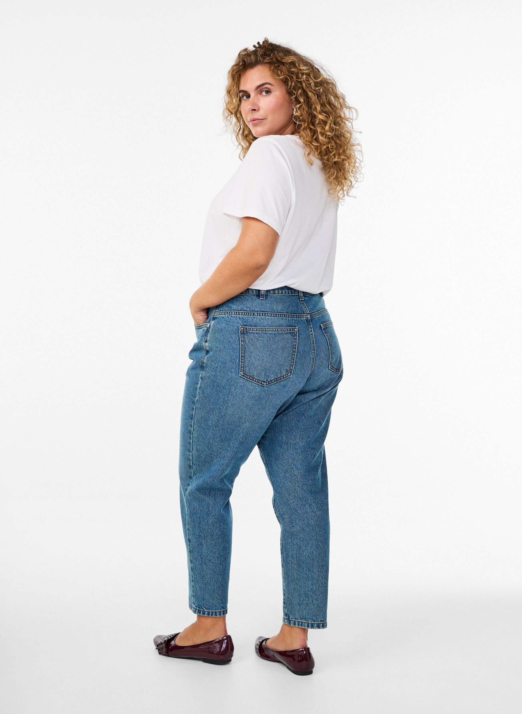 Zizzi Mille Mom Fit Jeans met hoge taille, Blauw, Model image number 1
