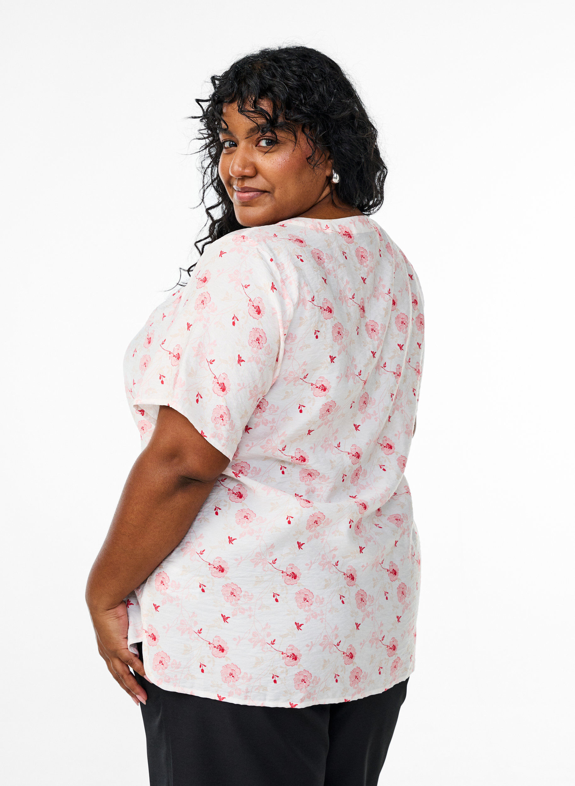 Zizzi Blouse met korte mouwen en bloemenprint, Roze, Model image number 2