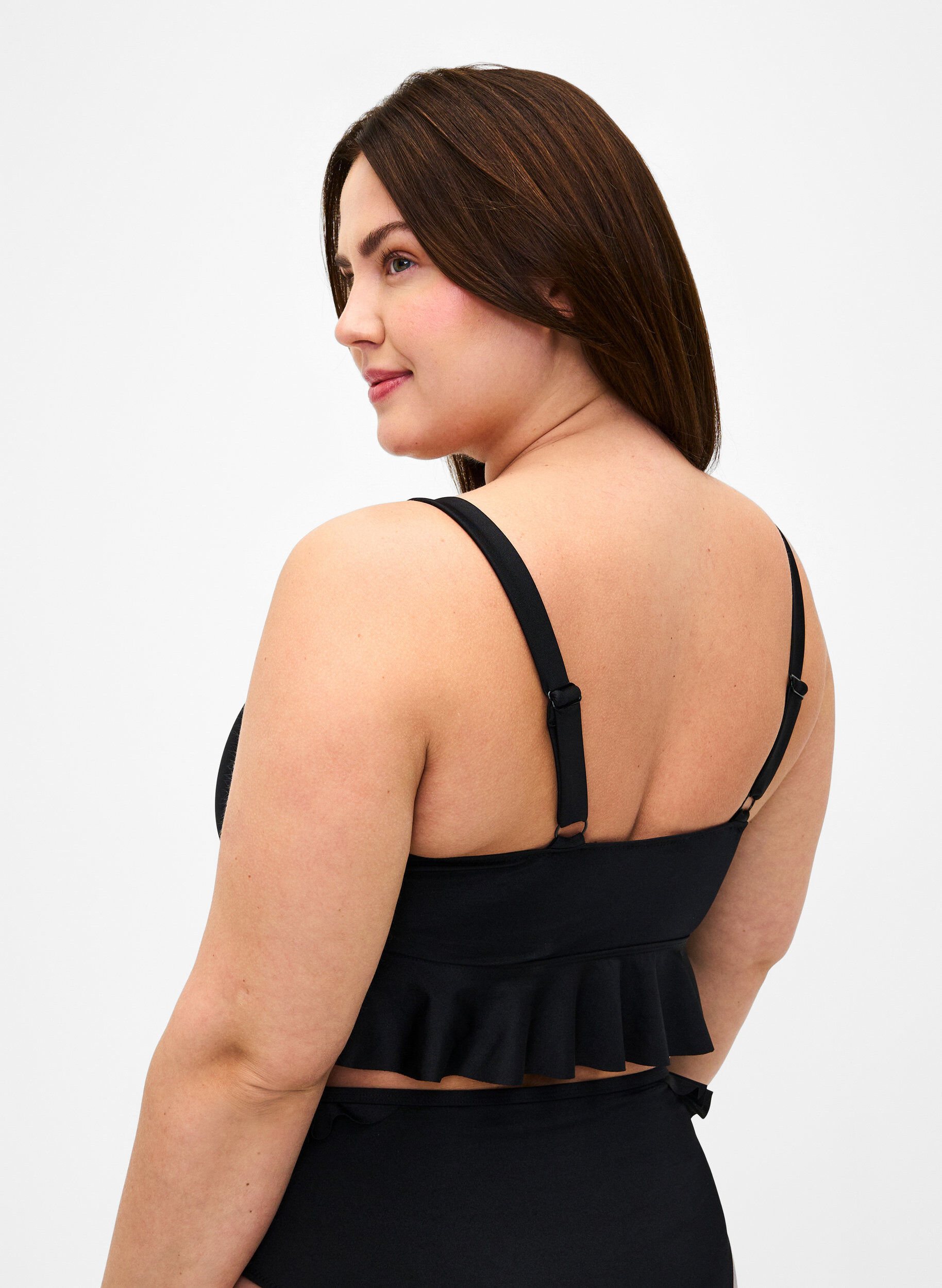 Zizzi Bikini top met uitneembare pads en ruches, Zwart, Model image number 1