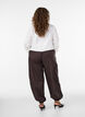 Ballonbroek met zakken en een elastische tailleband, Bruin, Model image number 1