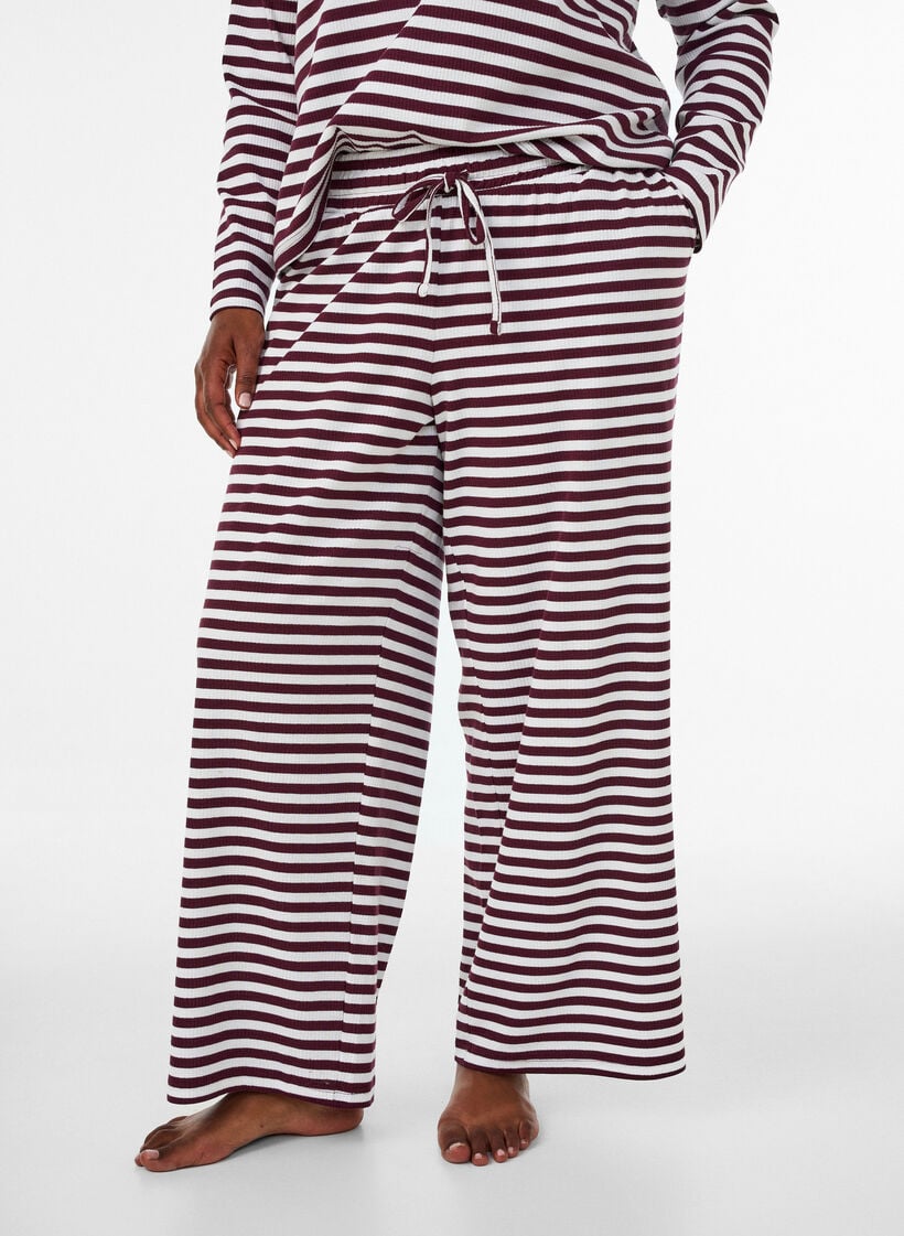 Gestreepte pyjamabroek met een high waist en wijde pijpen, Rood, Model image number 2