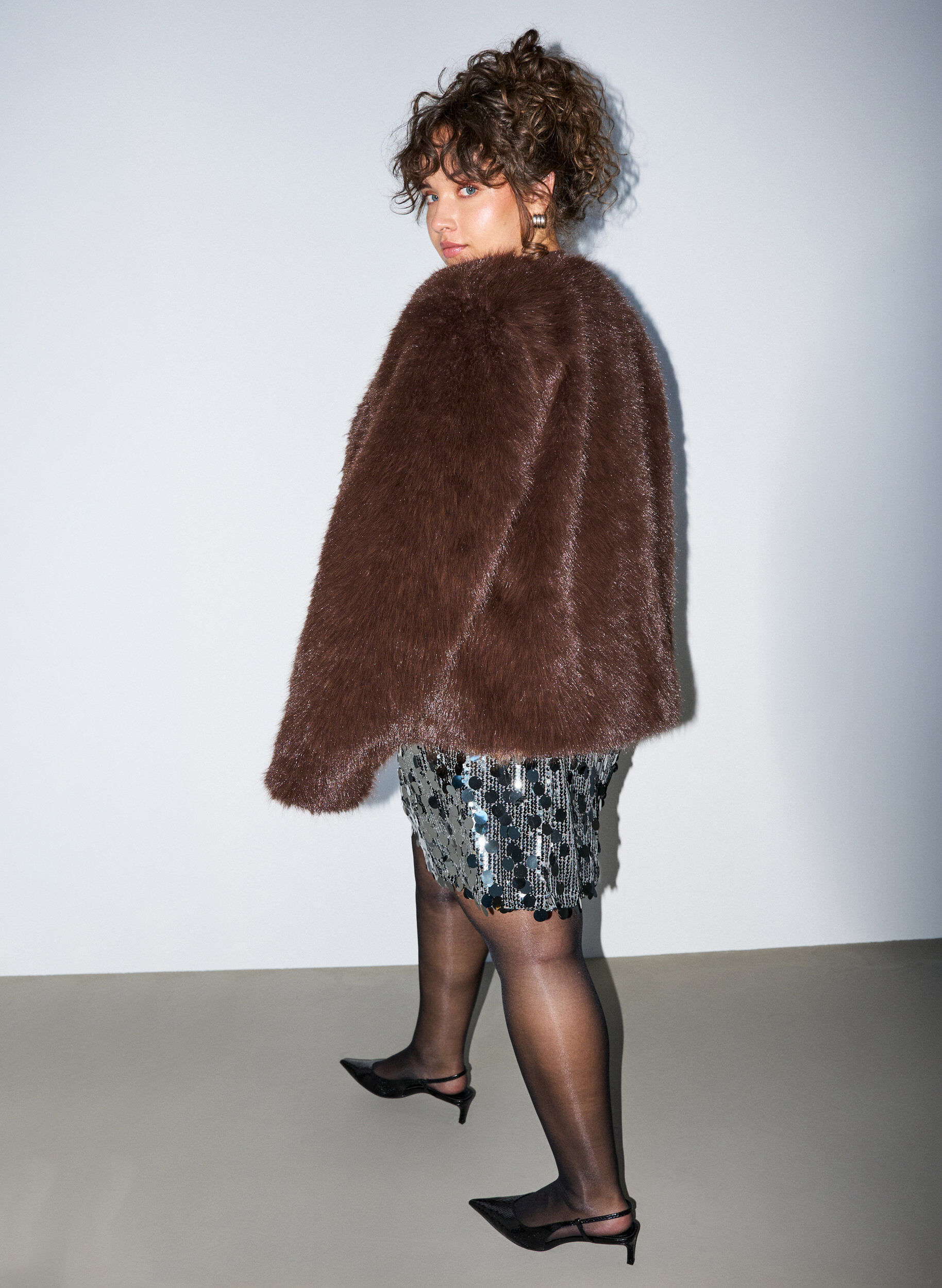 ZizziKorte paillettenrok met elastische tailleband, Grijs, Model image number 2