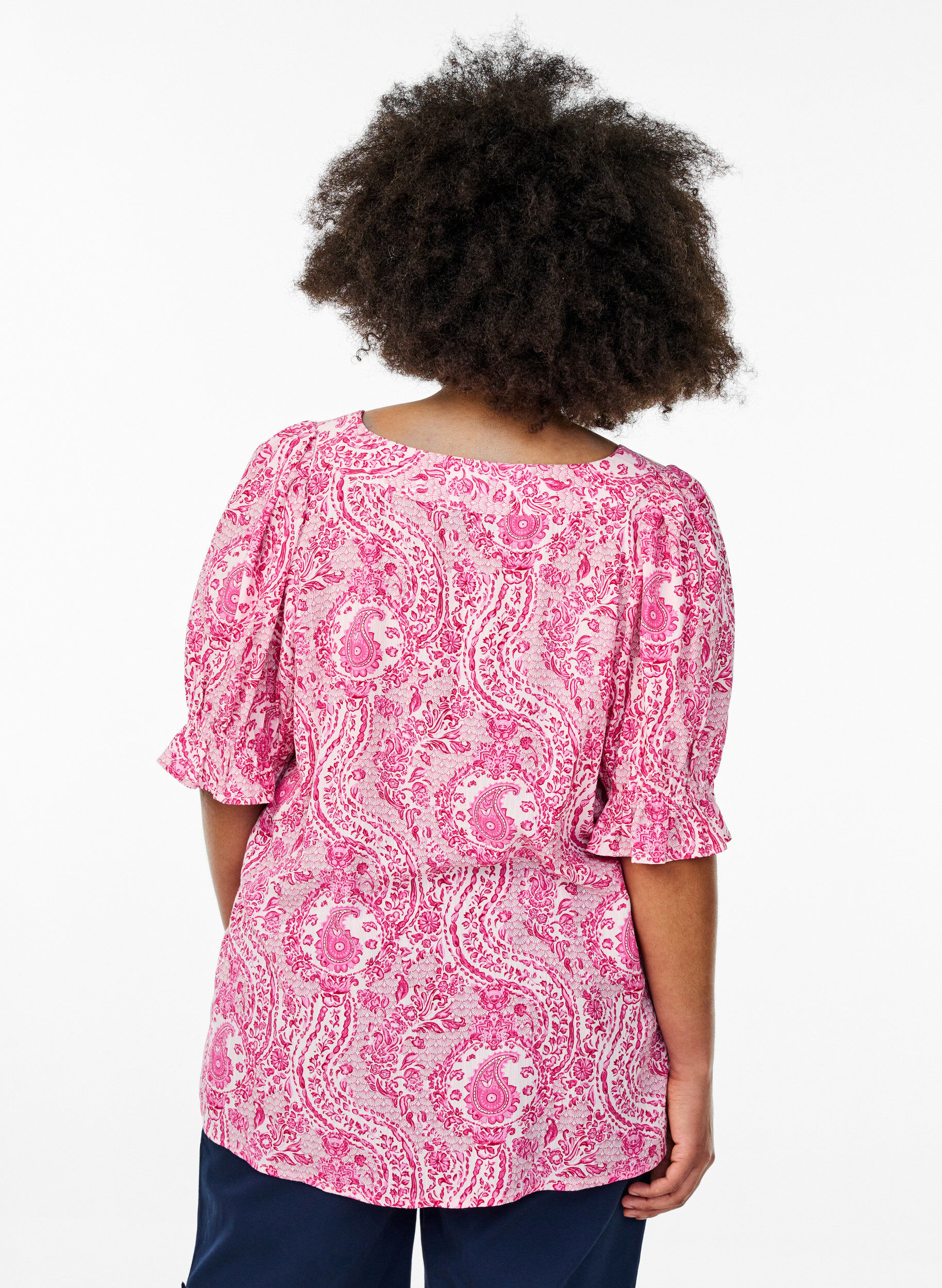 Zizzi Viscose blouse met paisleymotief en een vierkante halslijn, Roze, Model image number 2