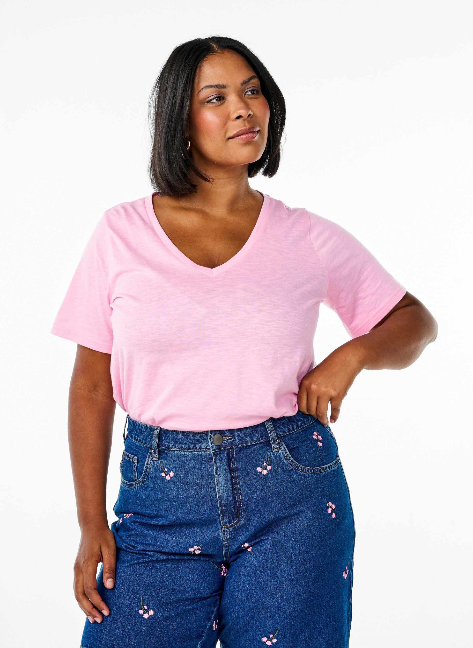 Basic t-shirt met korte mouwen en V-hals, Roze, Model