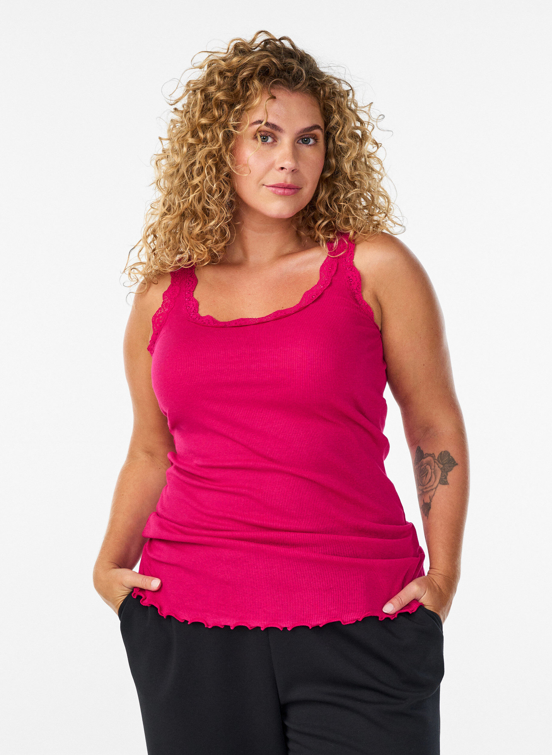 Top met kant, Roze, Model