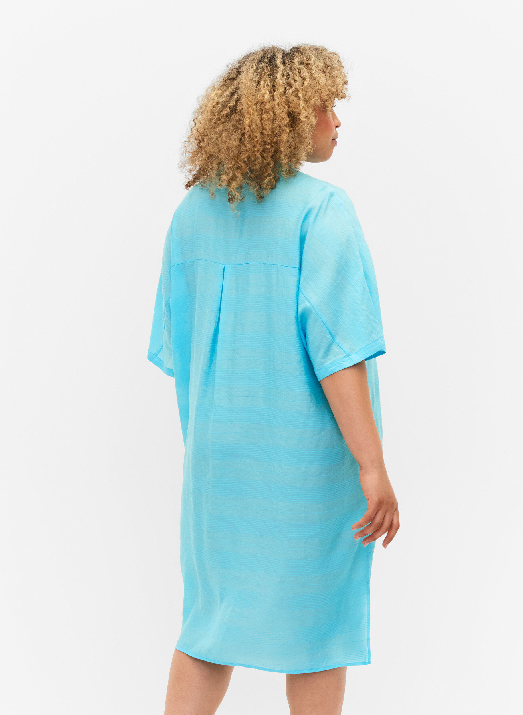 Zizzi Lang hemd van viscose met structuur, Bachelor Button, Model image number 1