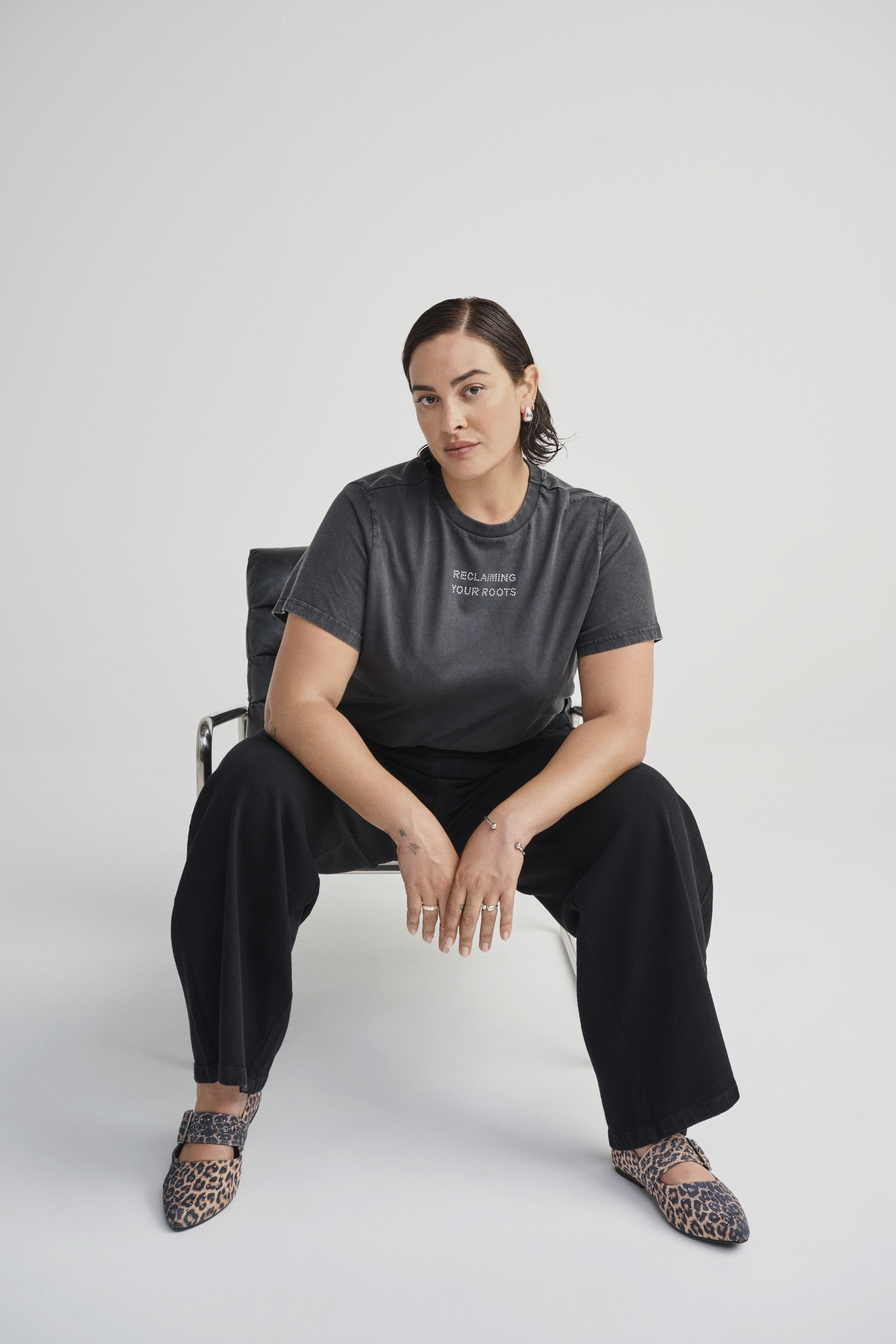 Ballerina in luipaard met studs, , Model