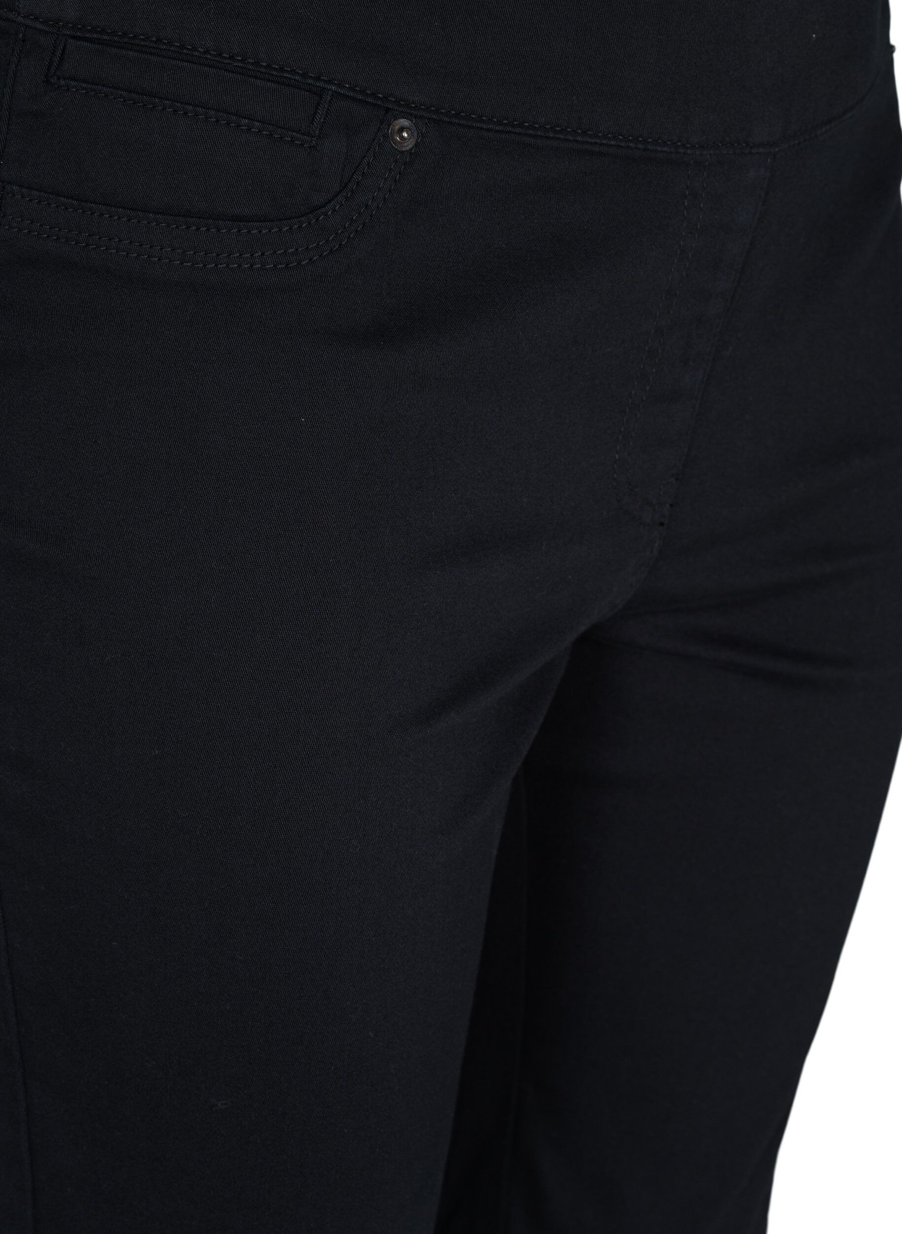 Zizzi Shorts met strakke pasvorm en achterzakken, Black, Packshot image number 2