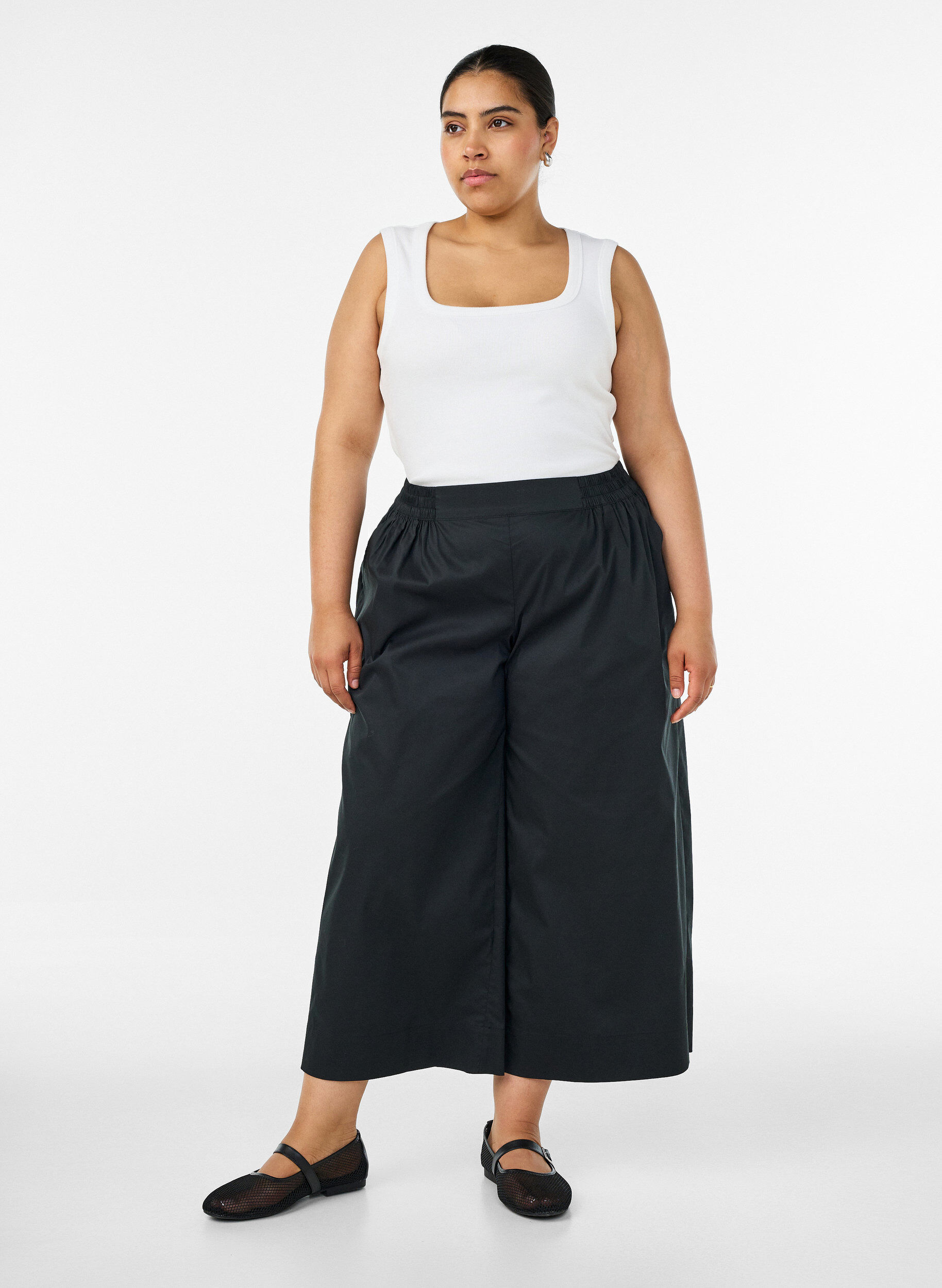 Culottes met een elastische tailleband en wijde pijpen, Zwart, Model