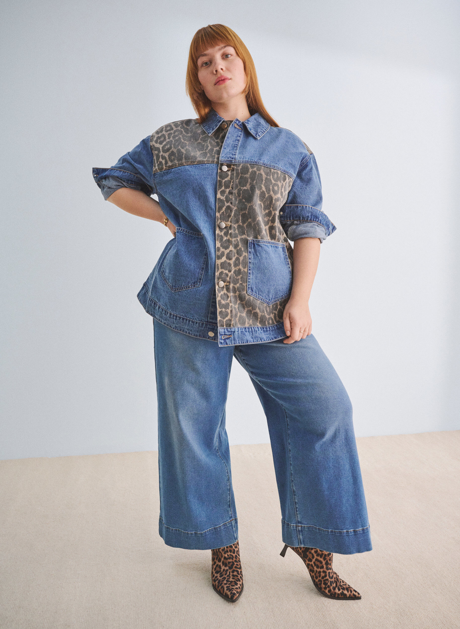 Zizzi Cropped jeans met flare, Blauw, Image image number 0