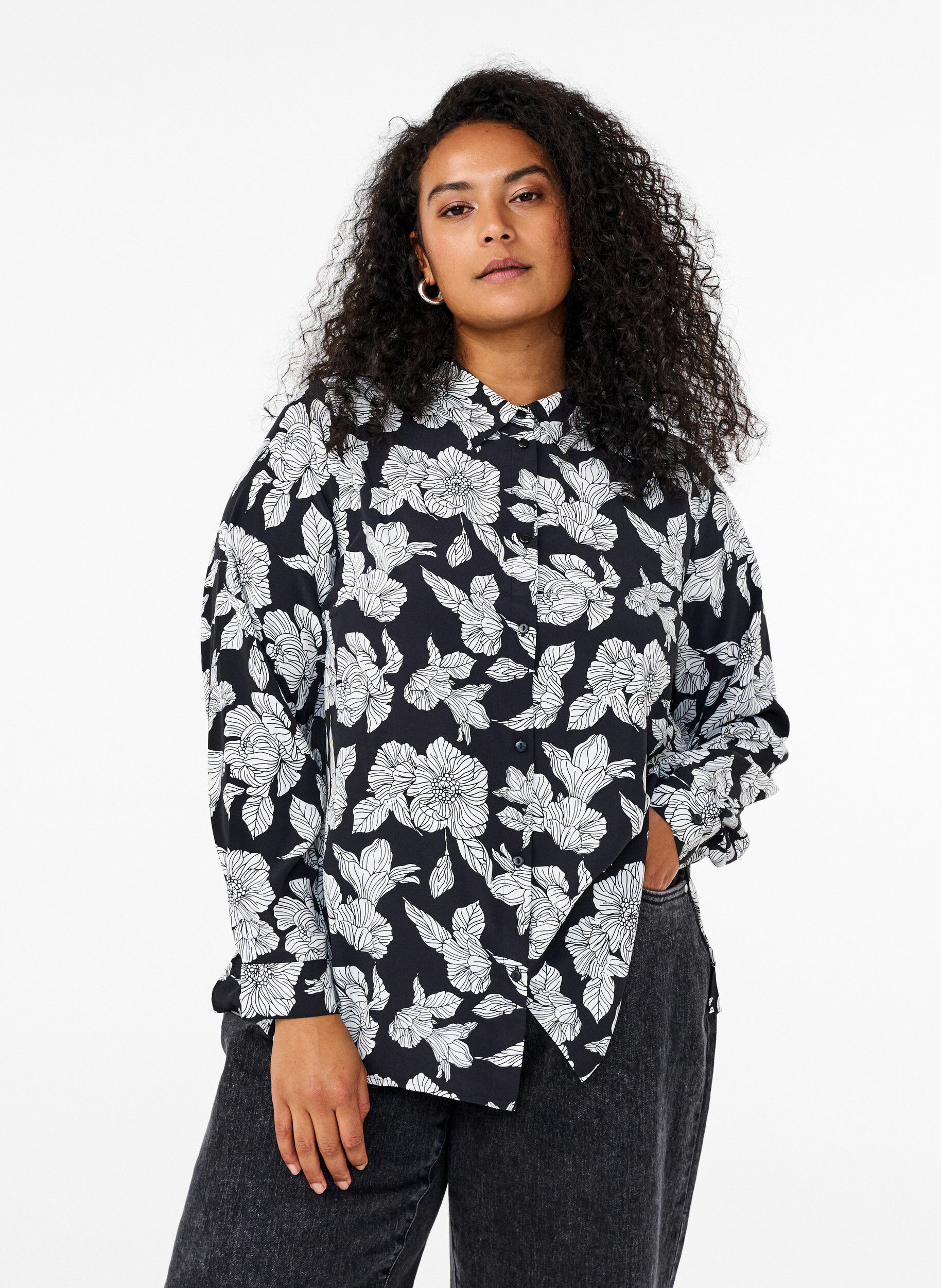Zizzi Shirt met bloemenprint, Zwart, Model image number 0