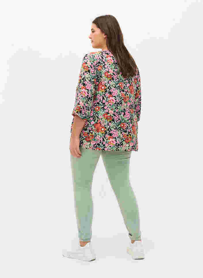 Super slim fit Amy jeans met hoge taille, Frosty Green, Model image number 1