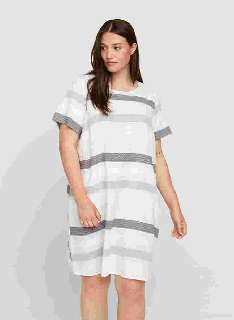 Gestreepte jurk met korte mouwen, White Stripe, Model