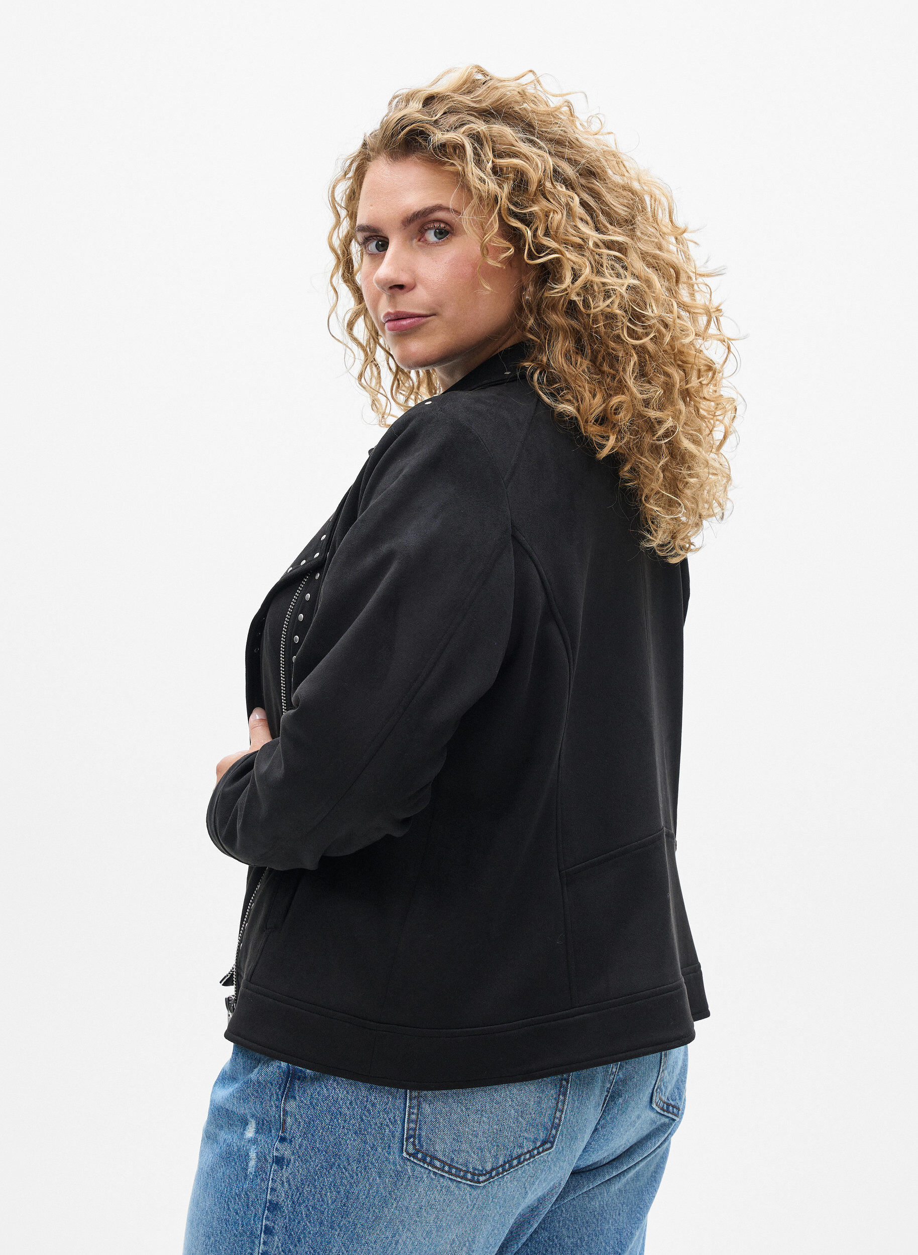 Zizzi Imitatie su&egrave;de bikerjack met studs, Zwart, Model image number 2