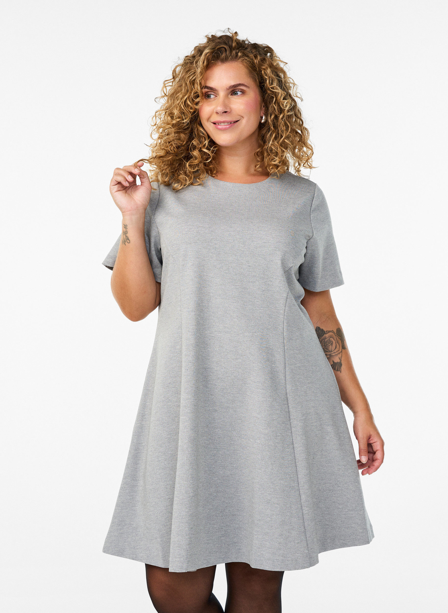 ZizziJersey jurk met korte mouwen en A-lijn., Grijs, Model image number 0
