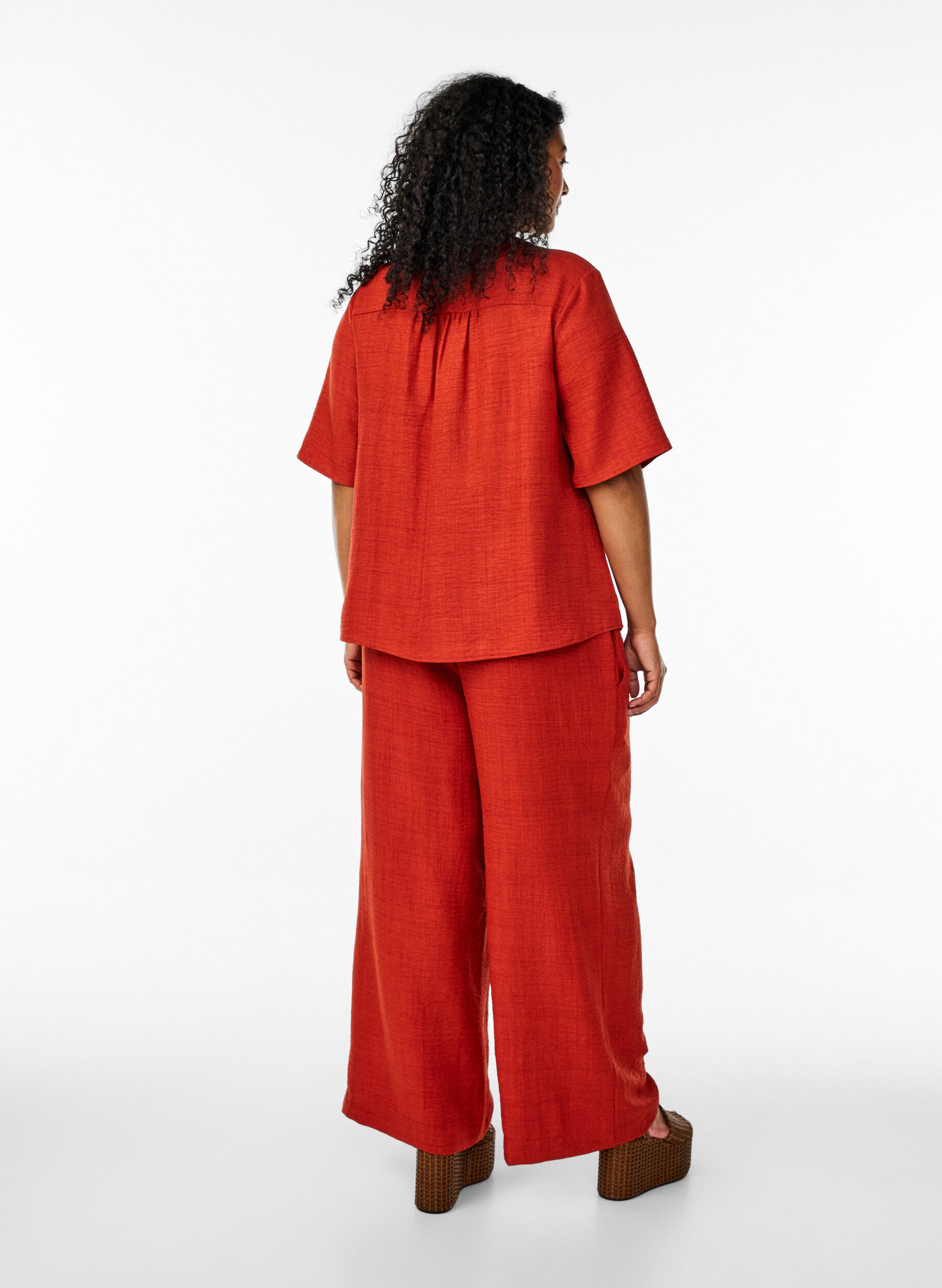 ZizziLosse broek met elastische tailleband en zakken, Rood, Model image number 1