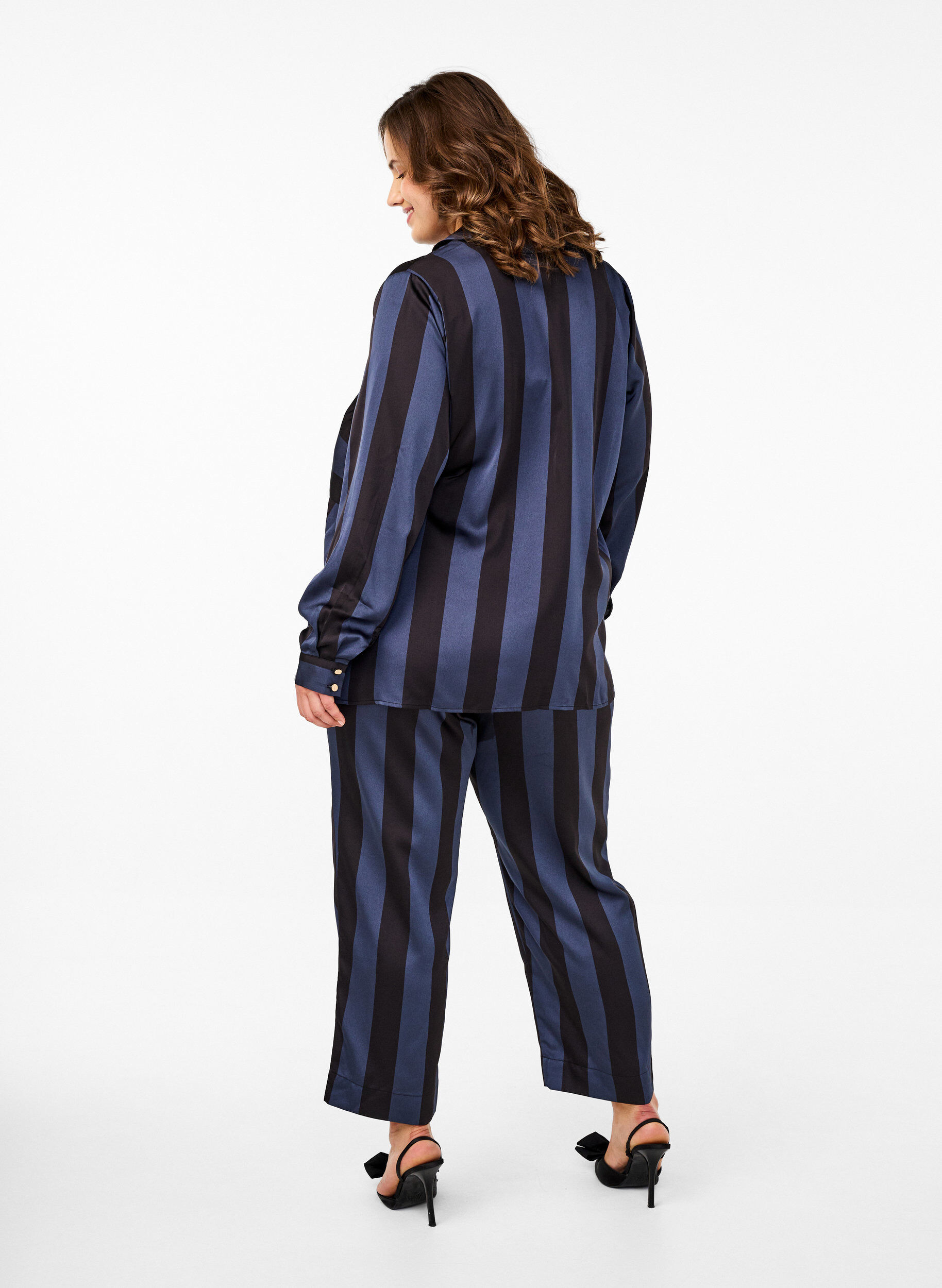 Zizzi Cropped broek met strepen, Blauw, Model image number 1