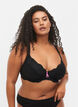 Support the breasts - beugelbeha met zakjes voor padding, Black, Model image number 0