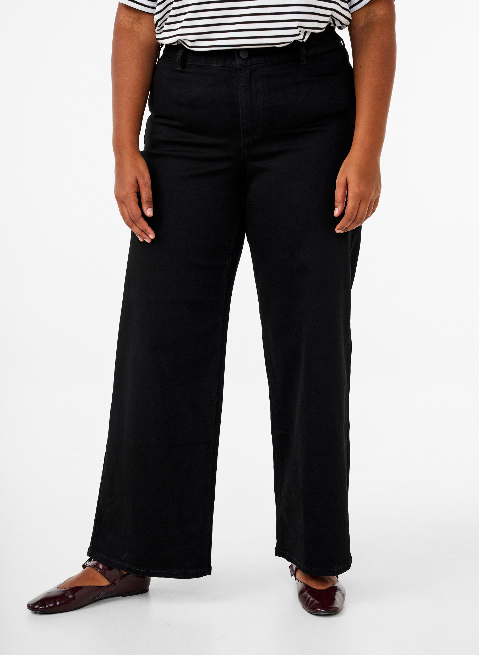 Zizzi Jeans met hoge taille en wijde pijpen, Zwart, Model image number 2