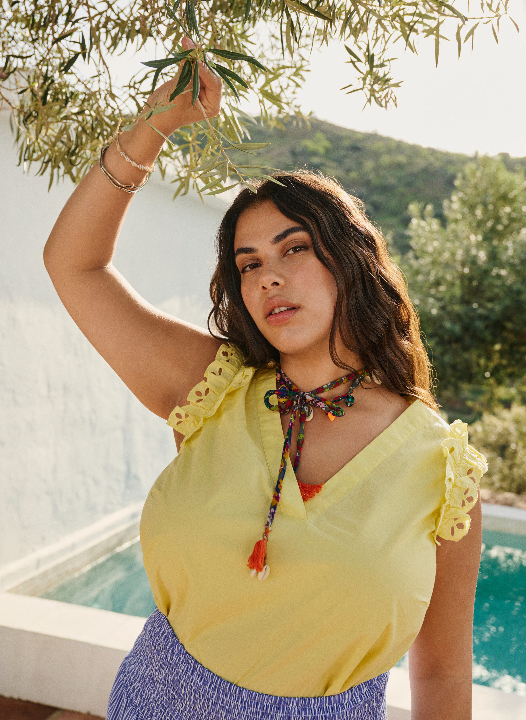 Zizzi Mouwloze katoenen top met ruches, Geel, Image image number 0