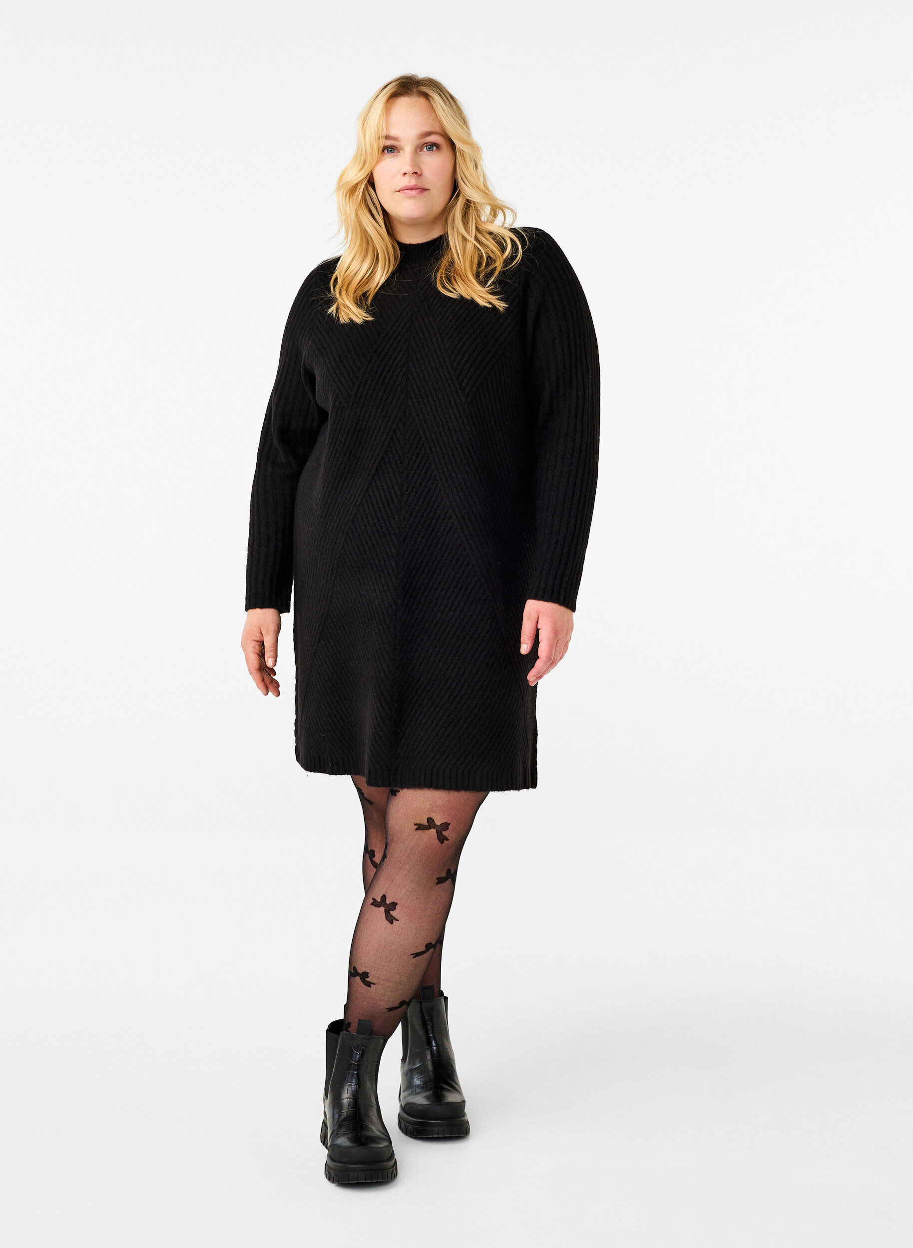 Zizzi Korte geribde jurk met ronde hals, Black, Model image number 2