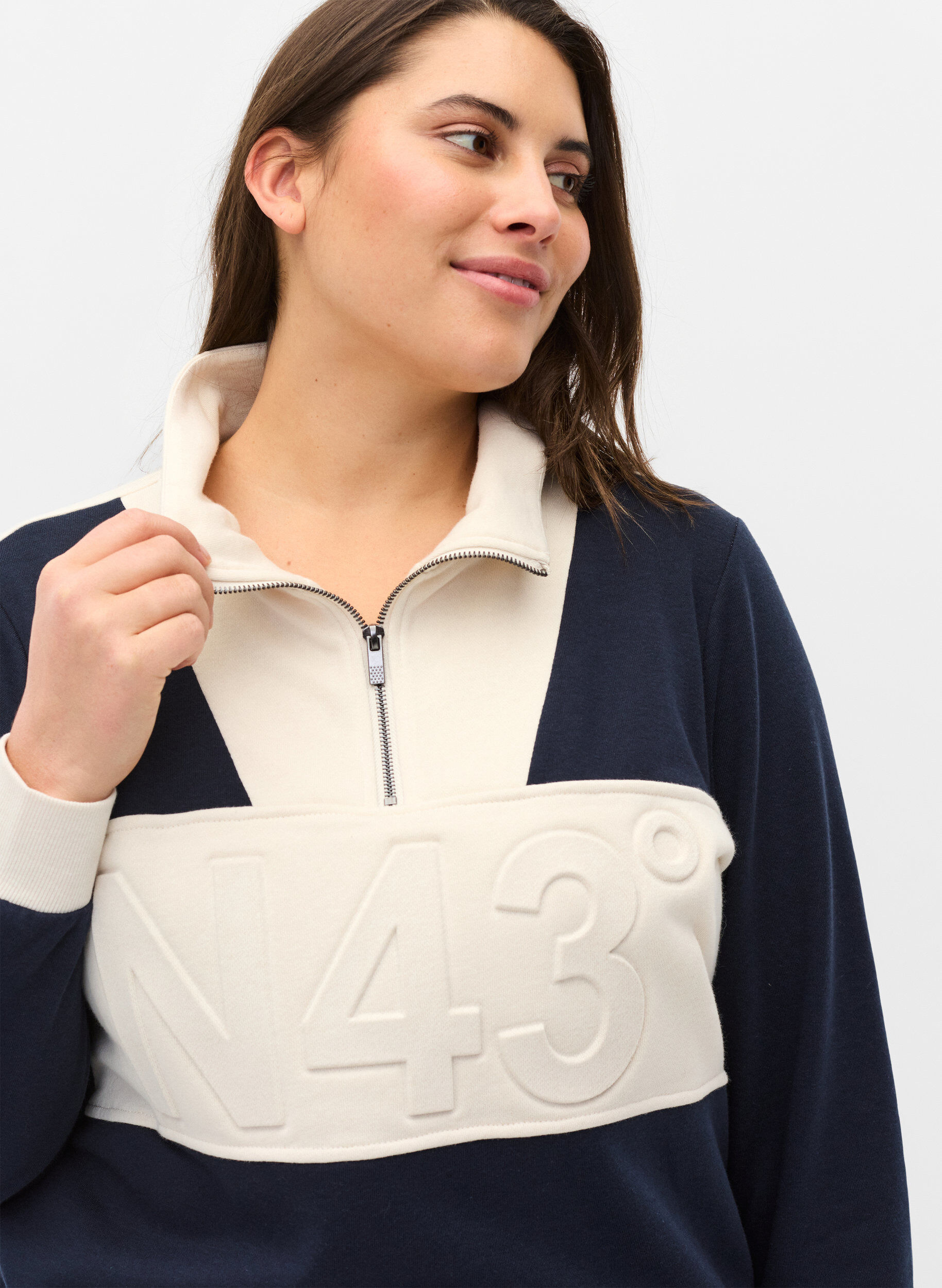 Zizzi Sweatshirt met colorblock, Night Sky/Off White, Model image number 2
