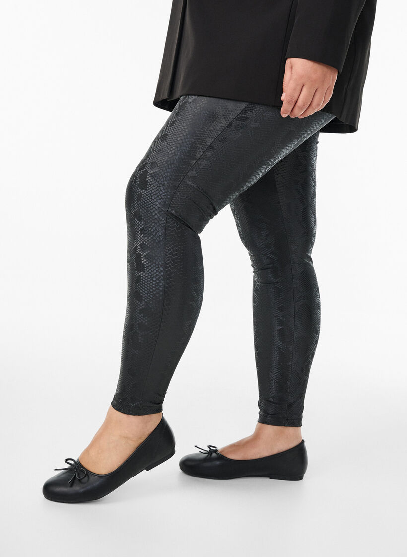 Leggings in imitatieleer met dierenpatroon, Zwart, Model image number 0