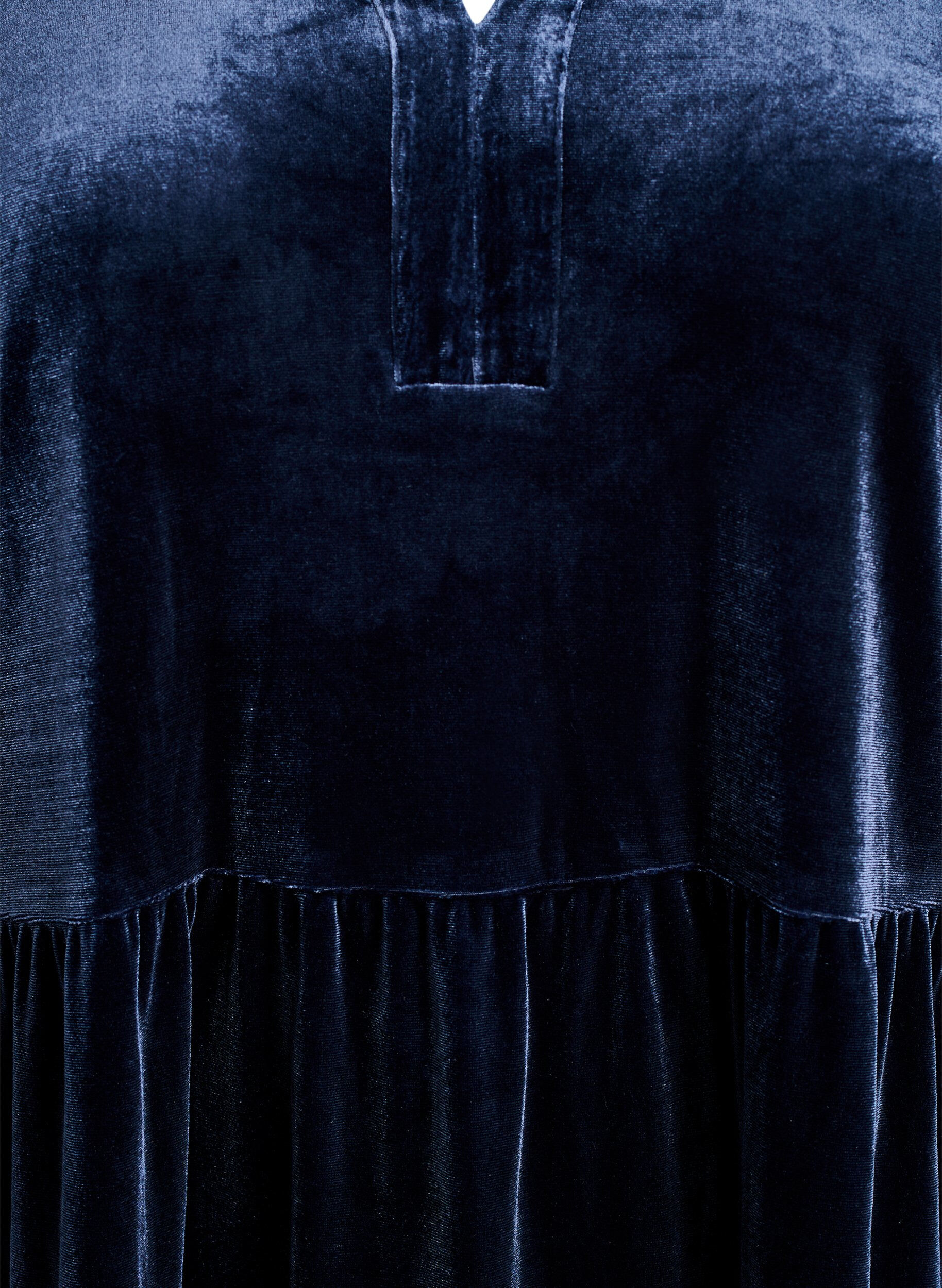 Zizzi Veloursjurk met lange mouwen en een ruchekraag, Blauw, Packshot image number 2