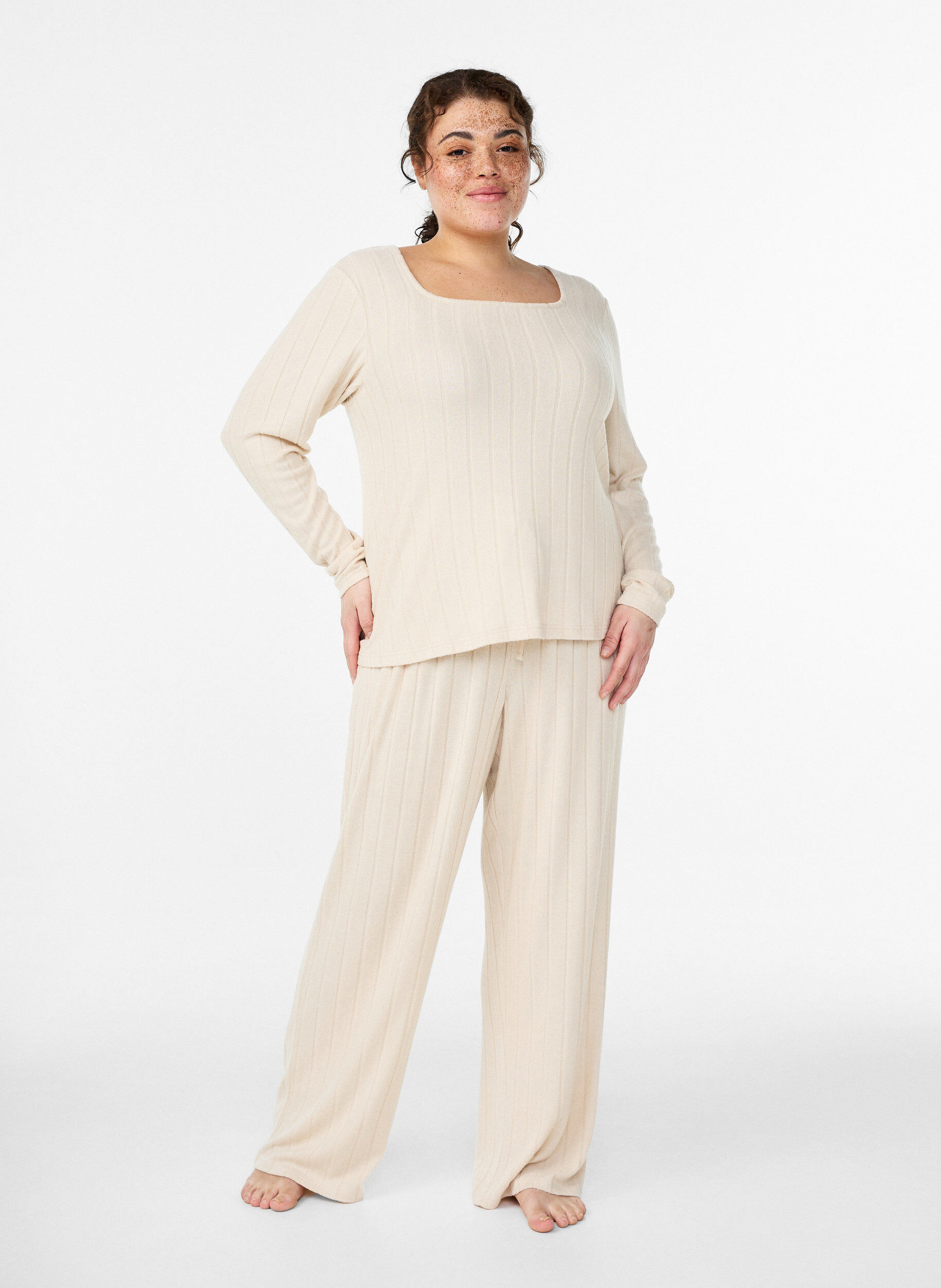 Zizzi Geribde jersey lounge broek met hoge taille, Beige, Model image number 0