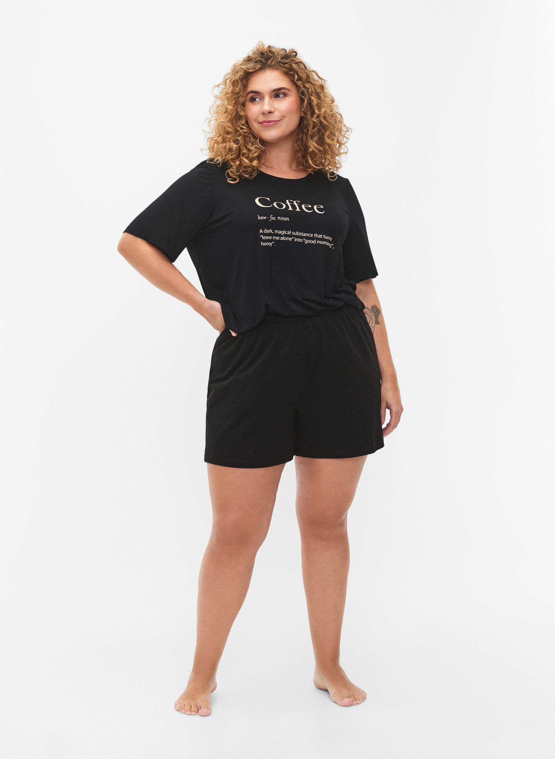 Zizzi Nachtshirt van viscose met korte mouwen, Black Coffee, Model image number 2