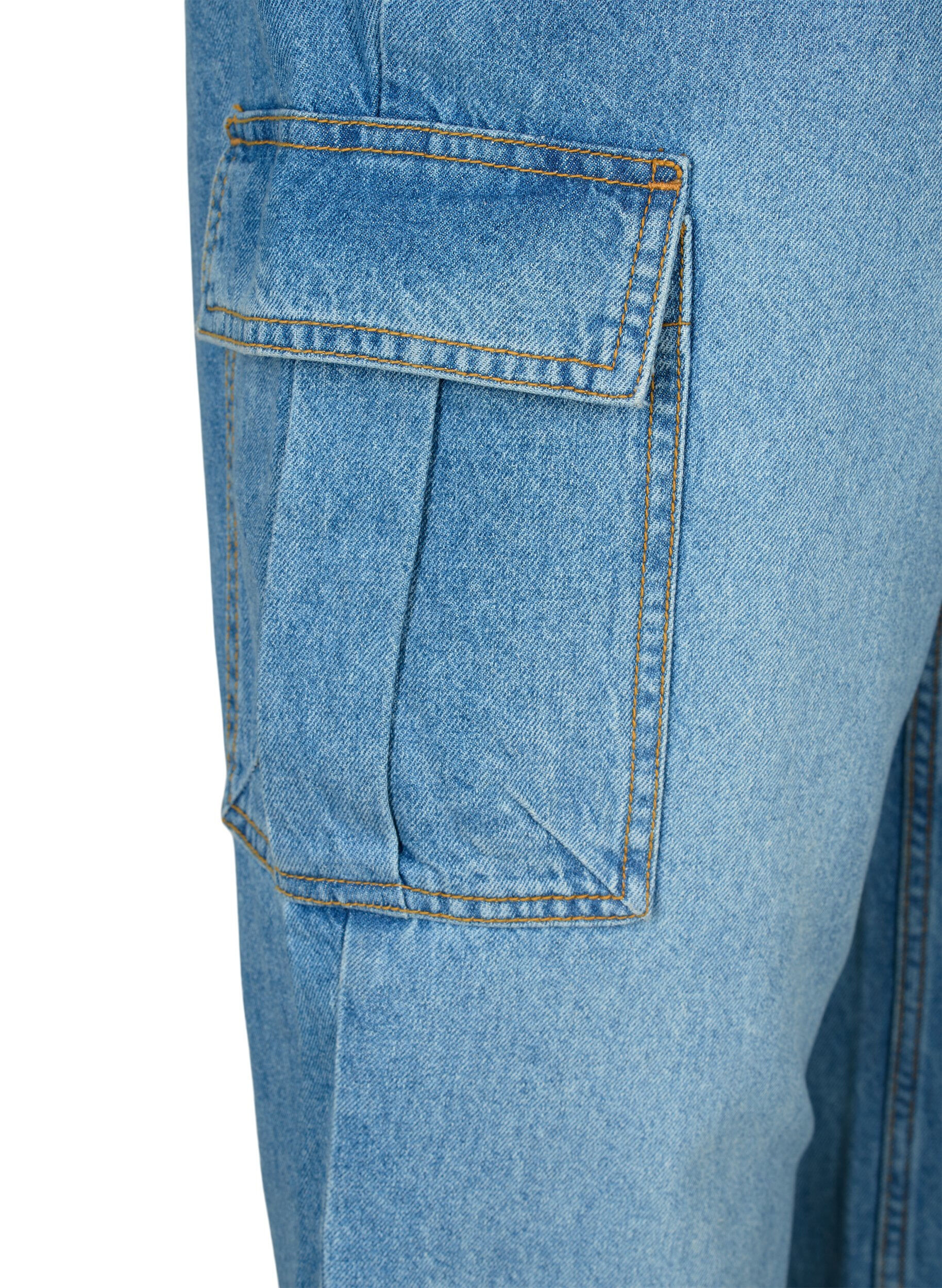 Zizzi Loszittende jeans met cargozakken, Light blue, Packshot image number 3