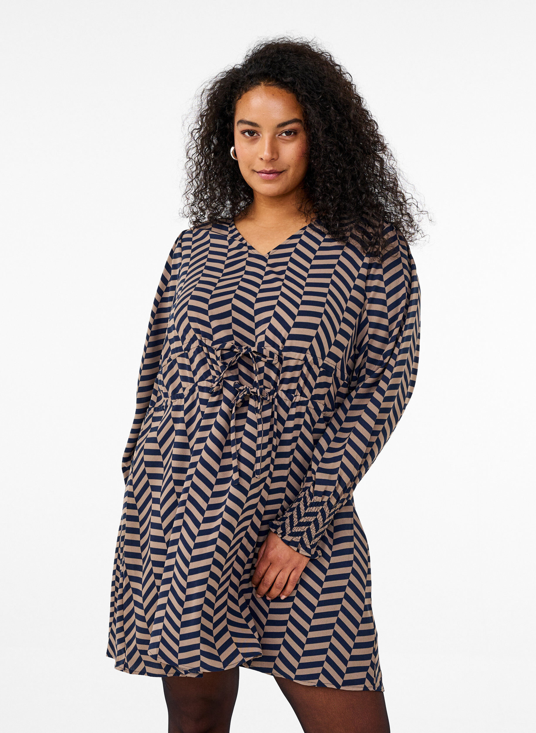 Zizzi Jurk met strikceinturen in de taille, Blauw, Model image number 0