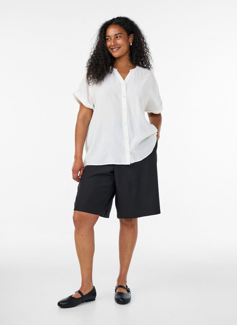 Viscose blouse met knoopjes en textuur, Vanille, Model image number 1