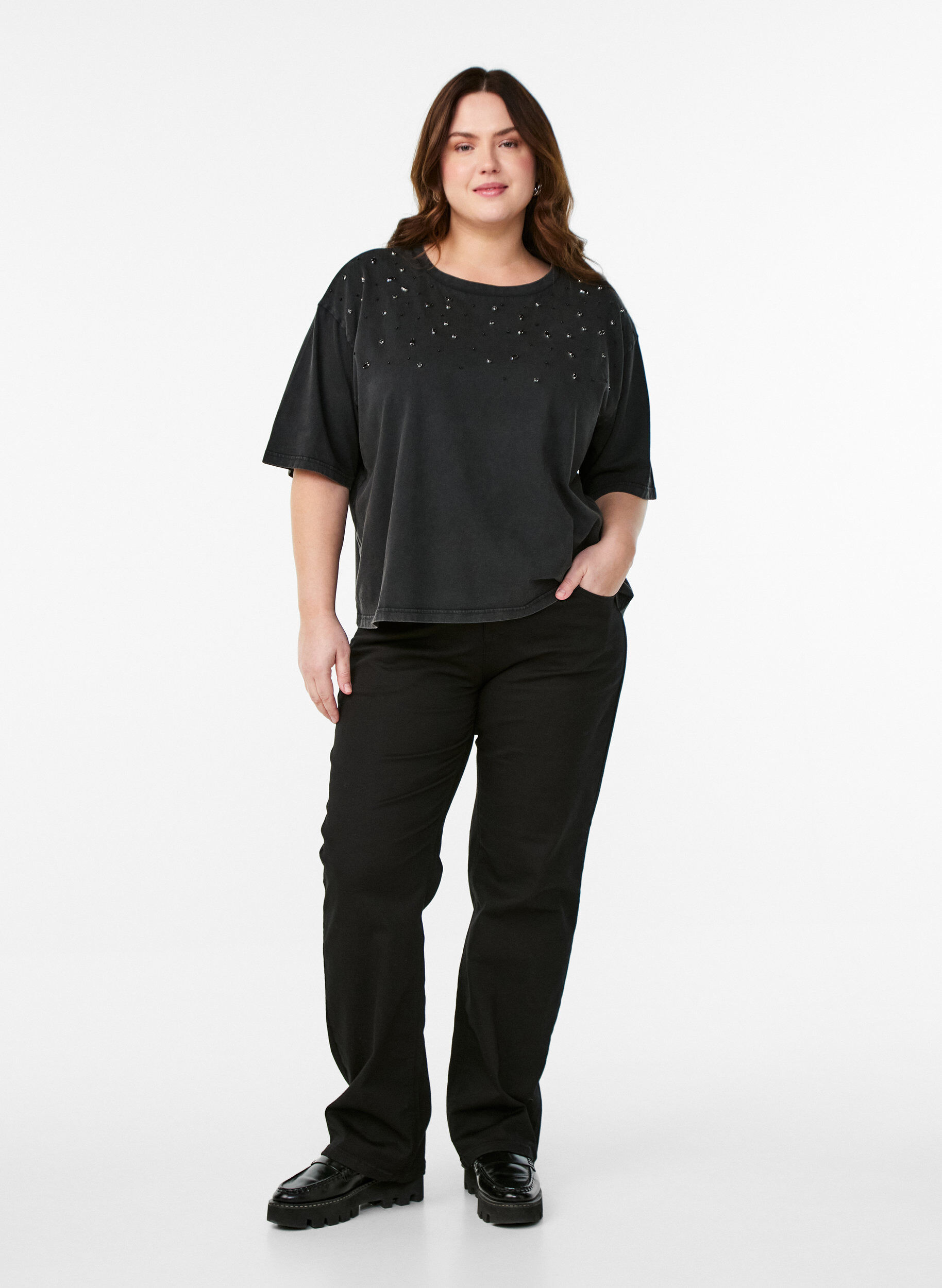 Zizzi Boxy T-shirt met parels en strass-steentjes, Grijs, Model image number 1