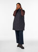 Halflang gewatteerd gilet met capuchon, Zwart, Model image number 1
