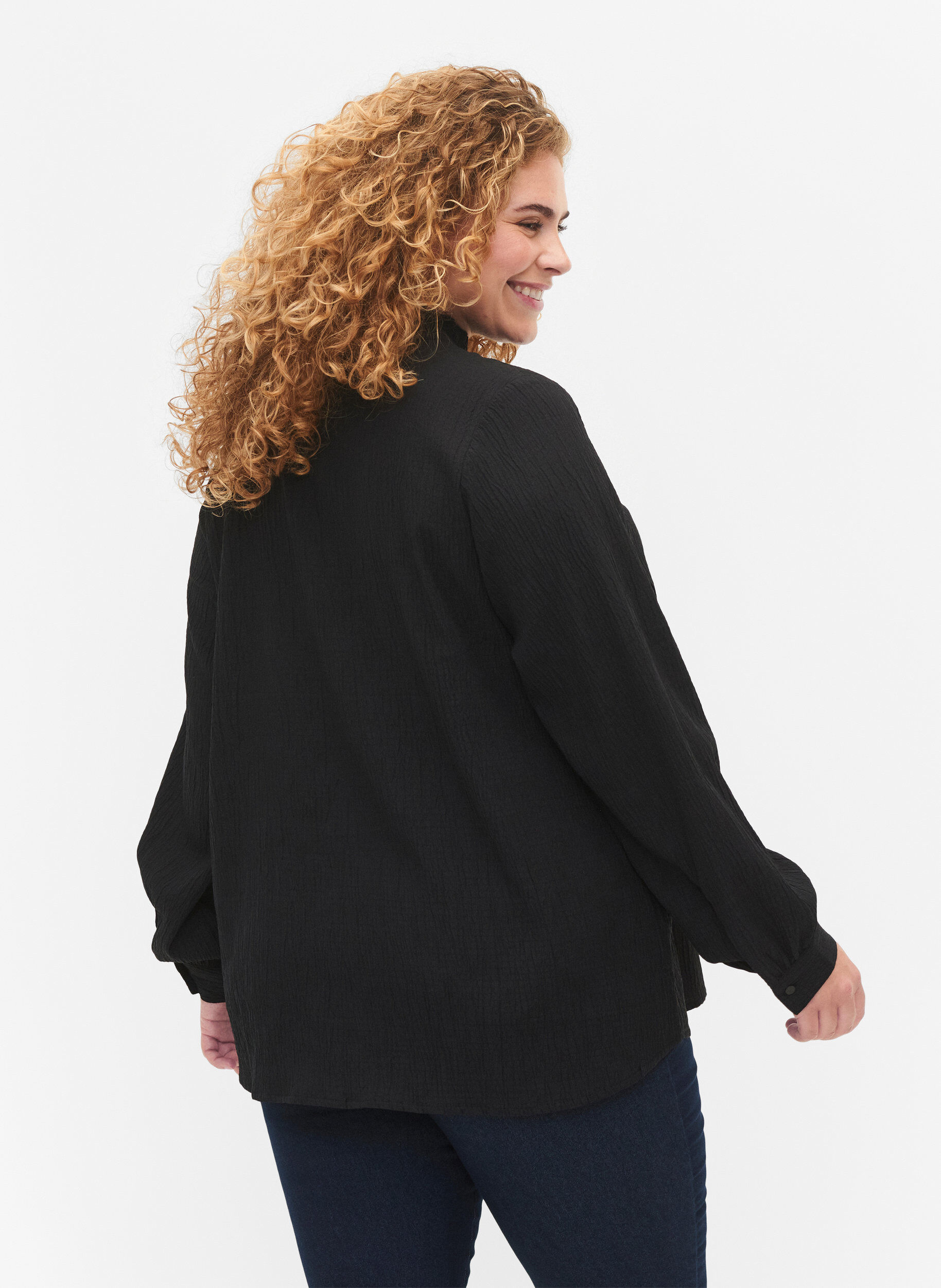 Zizzi Blouse met ruche kraag en lange mouwen, Black, Model image number 1