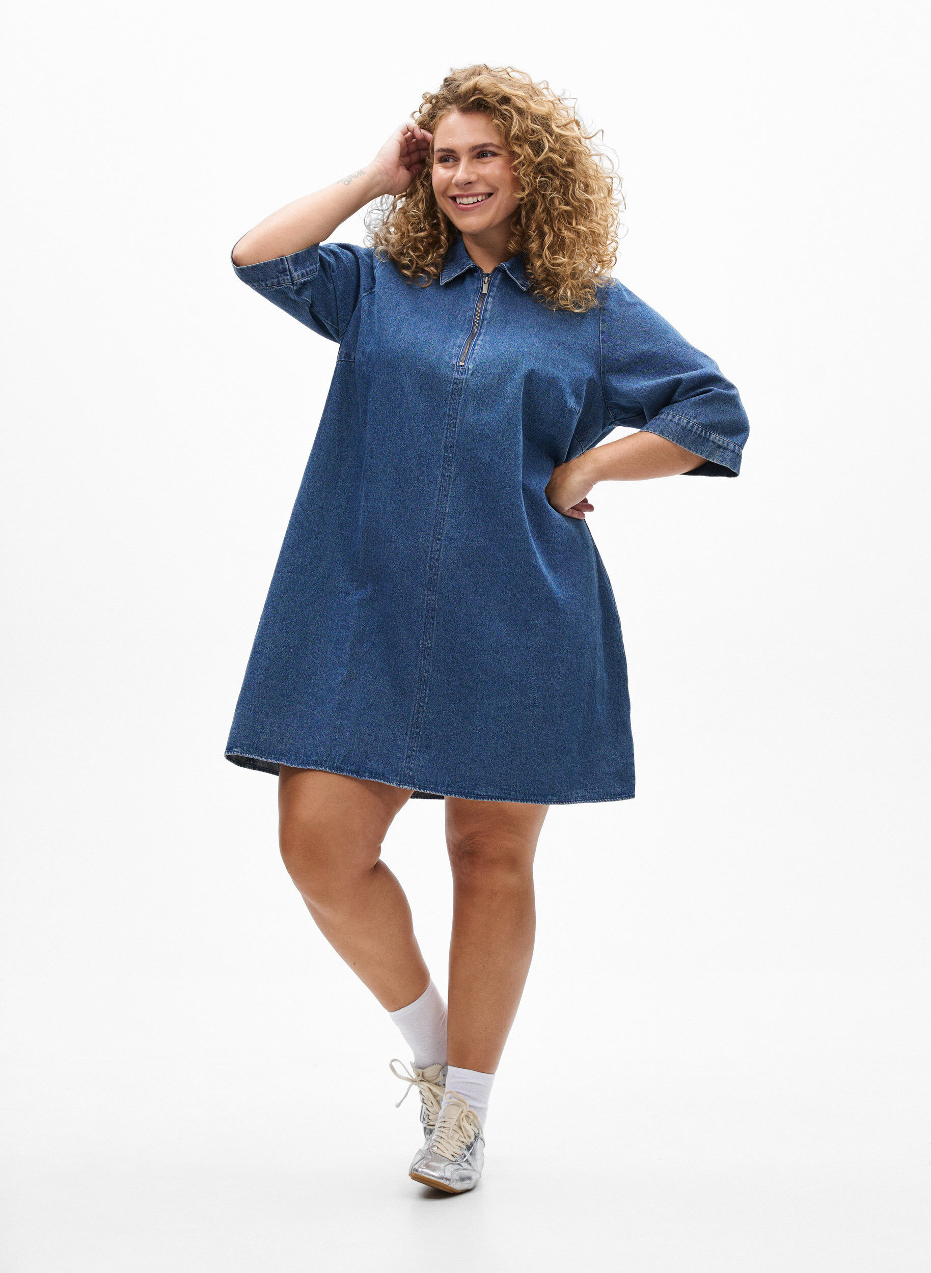 Zizzi Korte denimjurk met ritssluiting en 3/4 mouwen, Blauw, Model image number 1