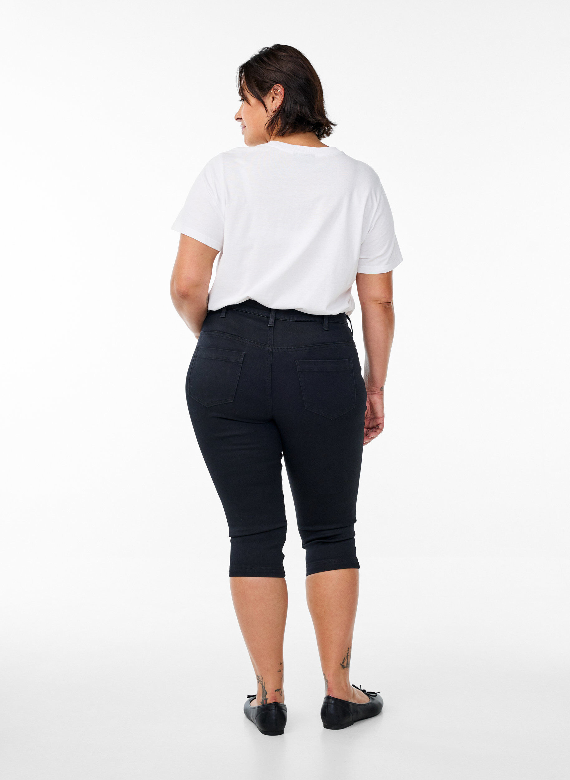 Zizzi Amy capri jeans met hoge taille en super strakke pasvorm, Zwart, Model image number 1