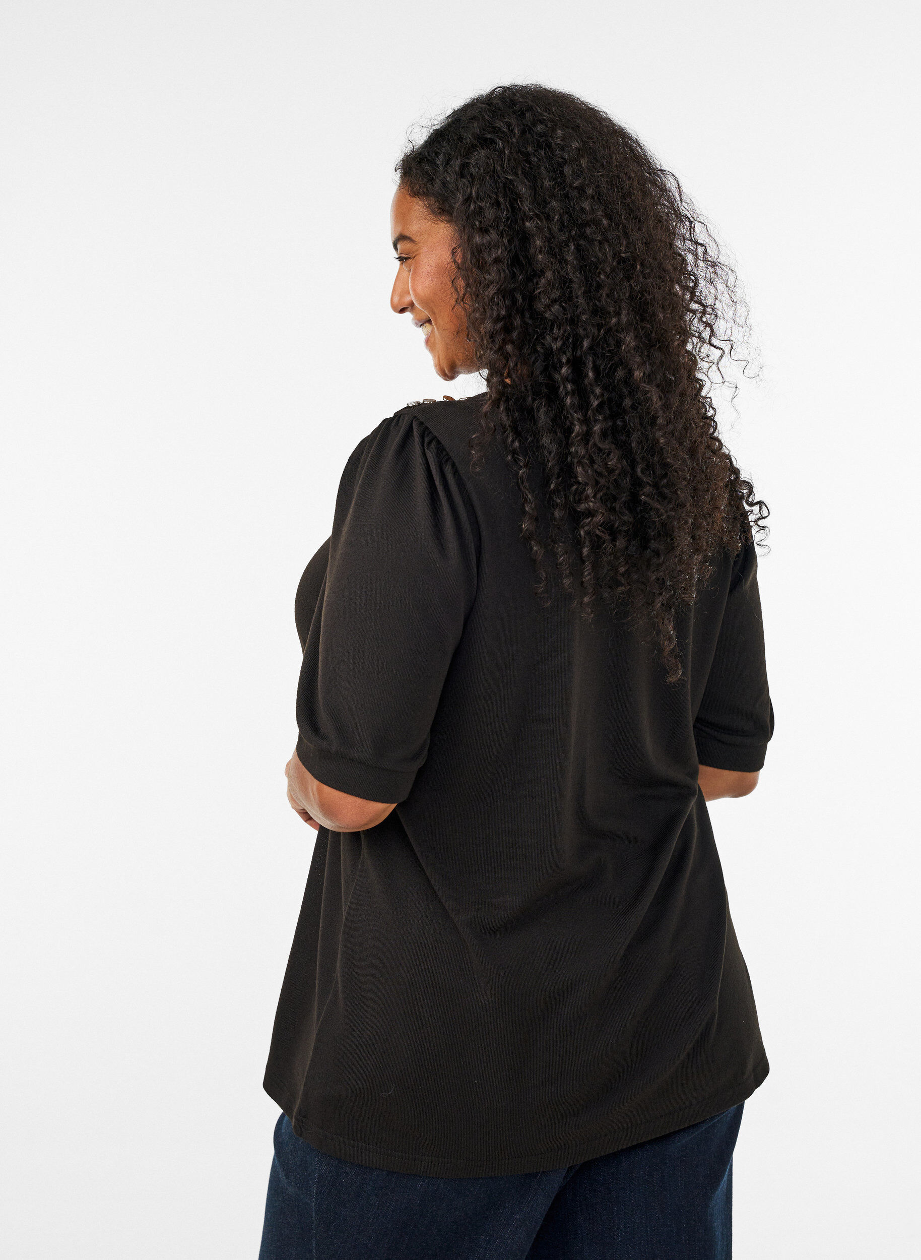 ZizziBlouse met knoopdetail en korte pofmouwen, Zwart, Model image number 2