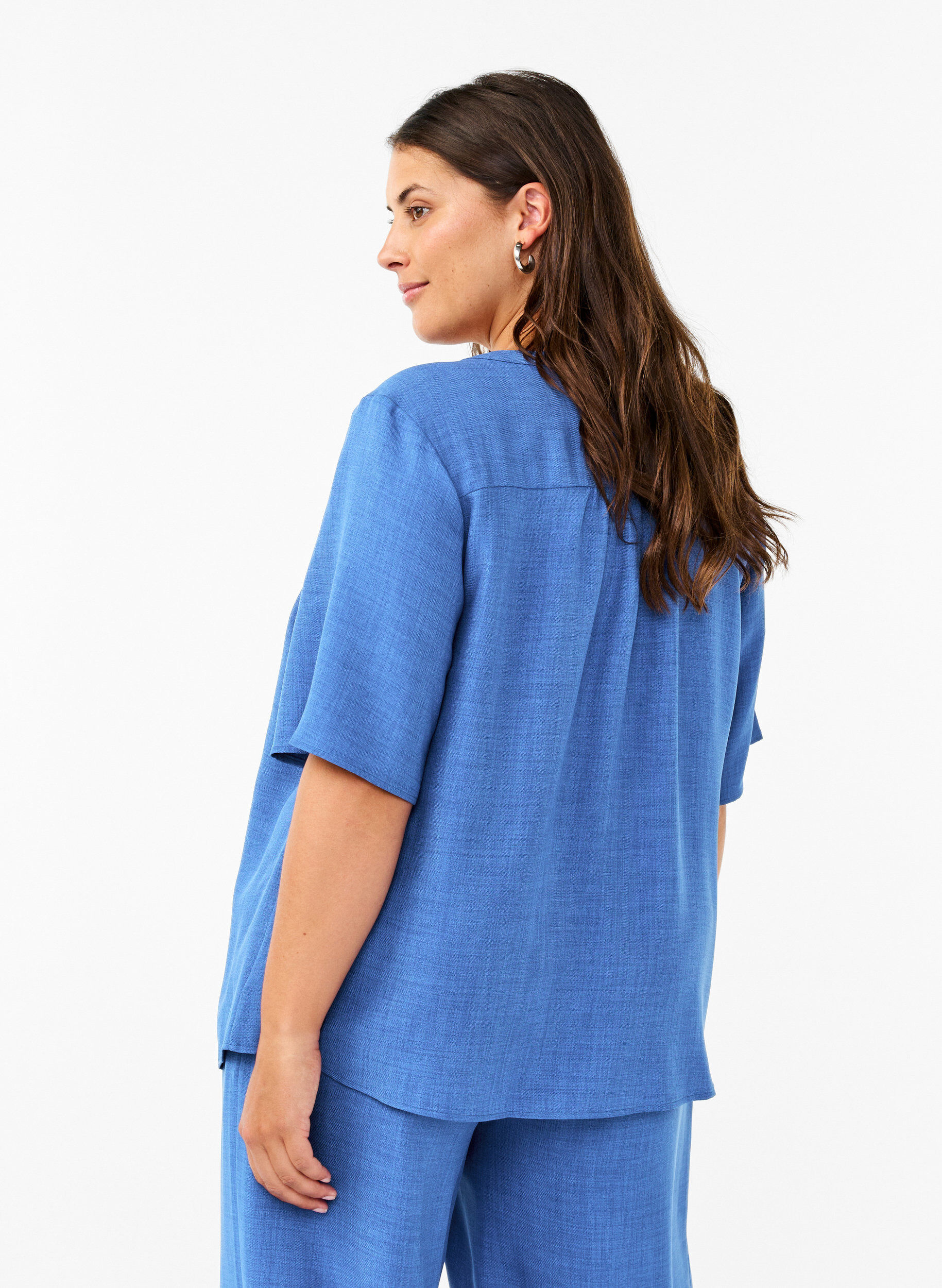 Zizzi Overhemd blouse met V-hals en korte mouwen, Blauw, Model image number 2