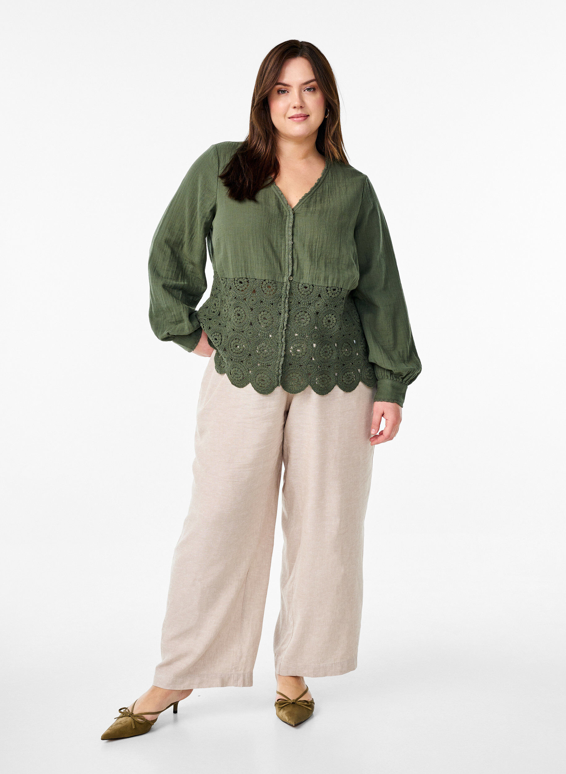 Zizzi Katoenen mousseline blouse met haakdetails, Groen, Model image number 1